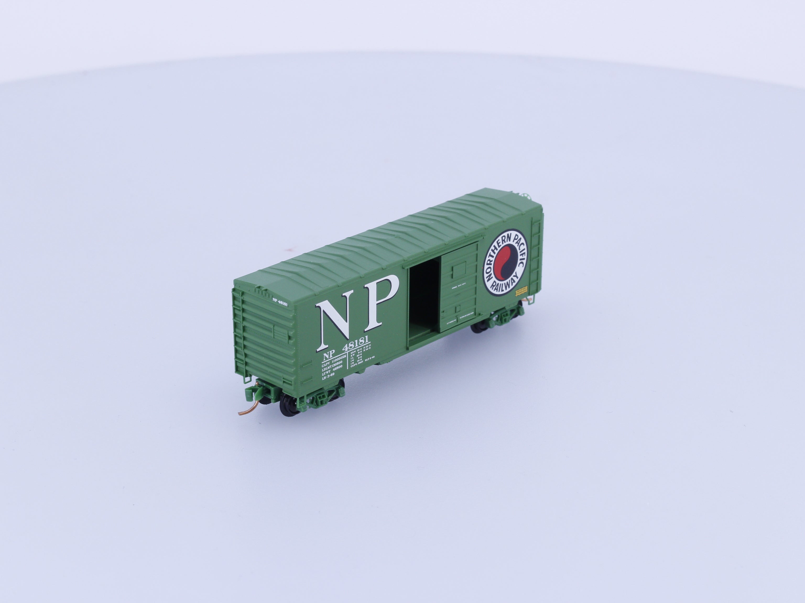 Micro Trains 07300112 N Boxcar, 40', PS-1 Northern Pacific (NP) 48181