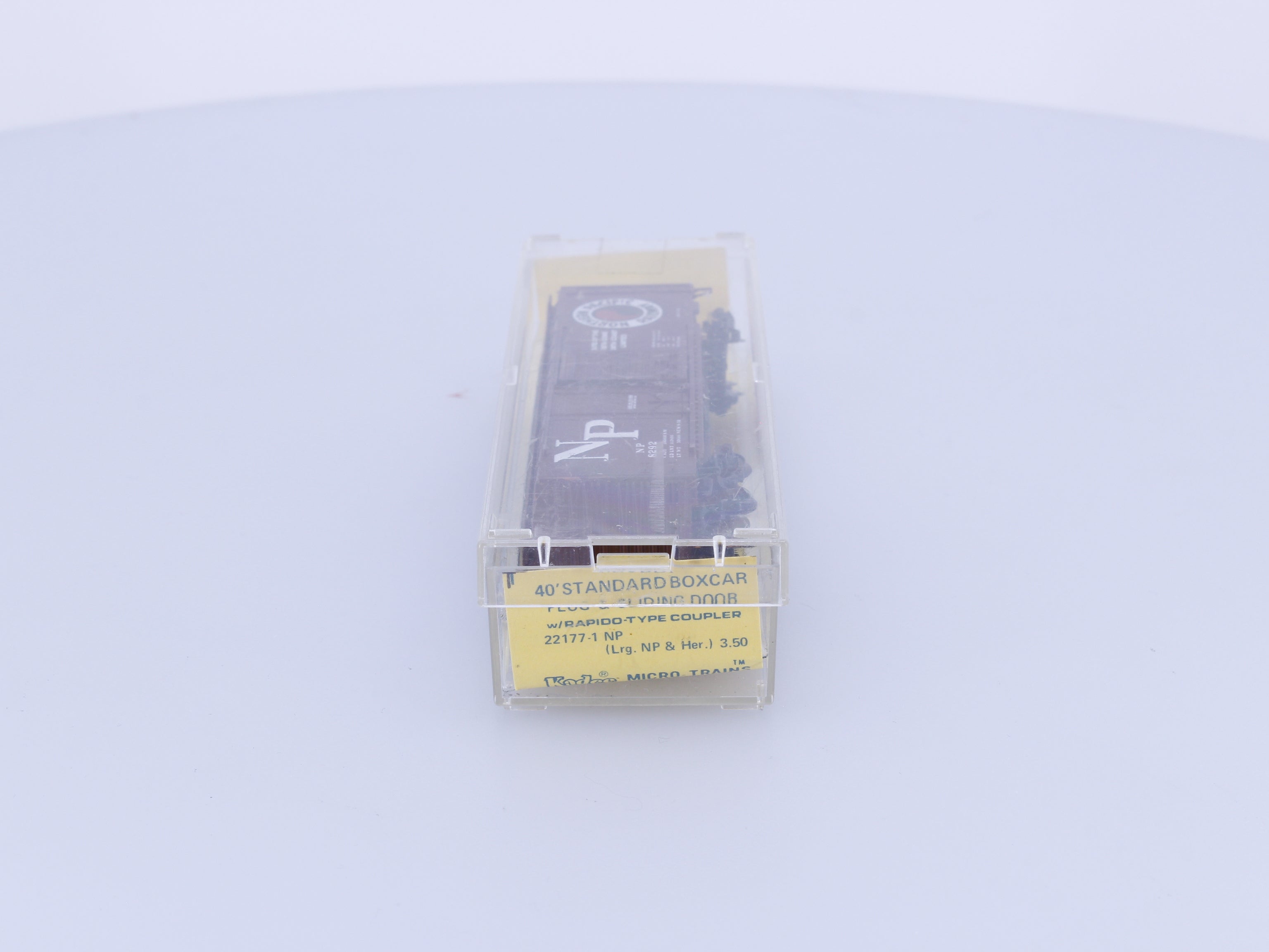 Micro Trains 22177-1 N 40' Standard Box Car Plug & Sliding Door Northern Pacific (NP) 8292 (#2)