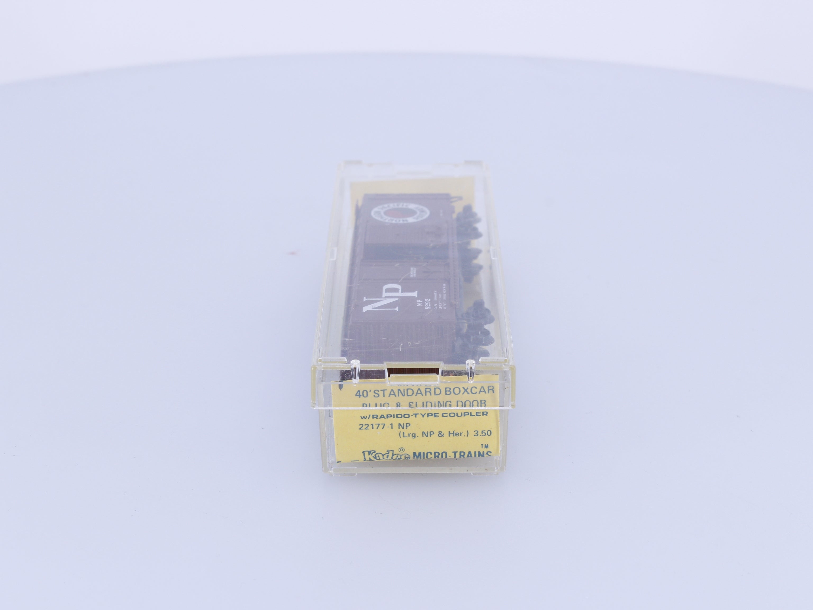 Micro Trains 22177-1 N 40' Standard Box Car Plug & Sliding Door Northern Pacific (NP) 8292 (#4)