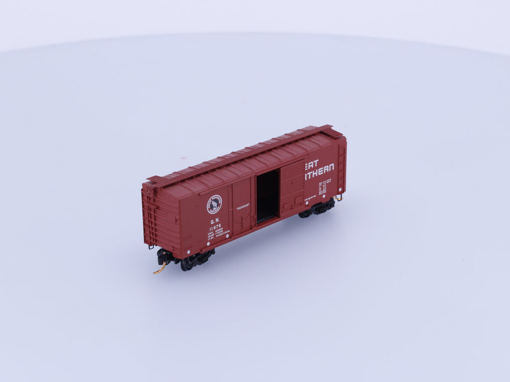 Micro Trains 22021 N 40' Standard Box Car Plug & Sliding Door Great Northern (GN) 11876 (#4)