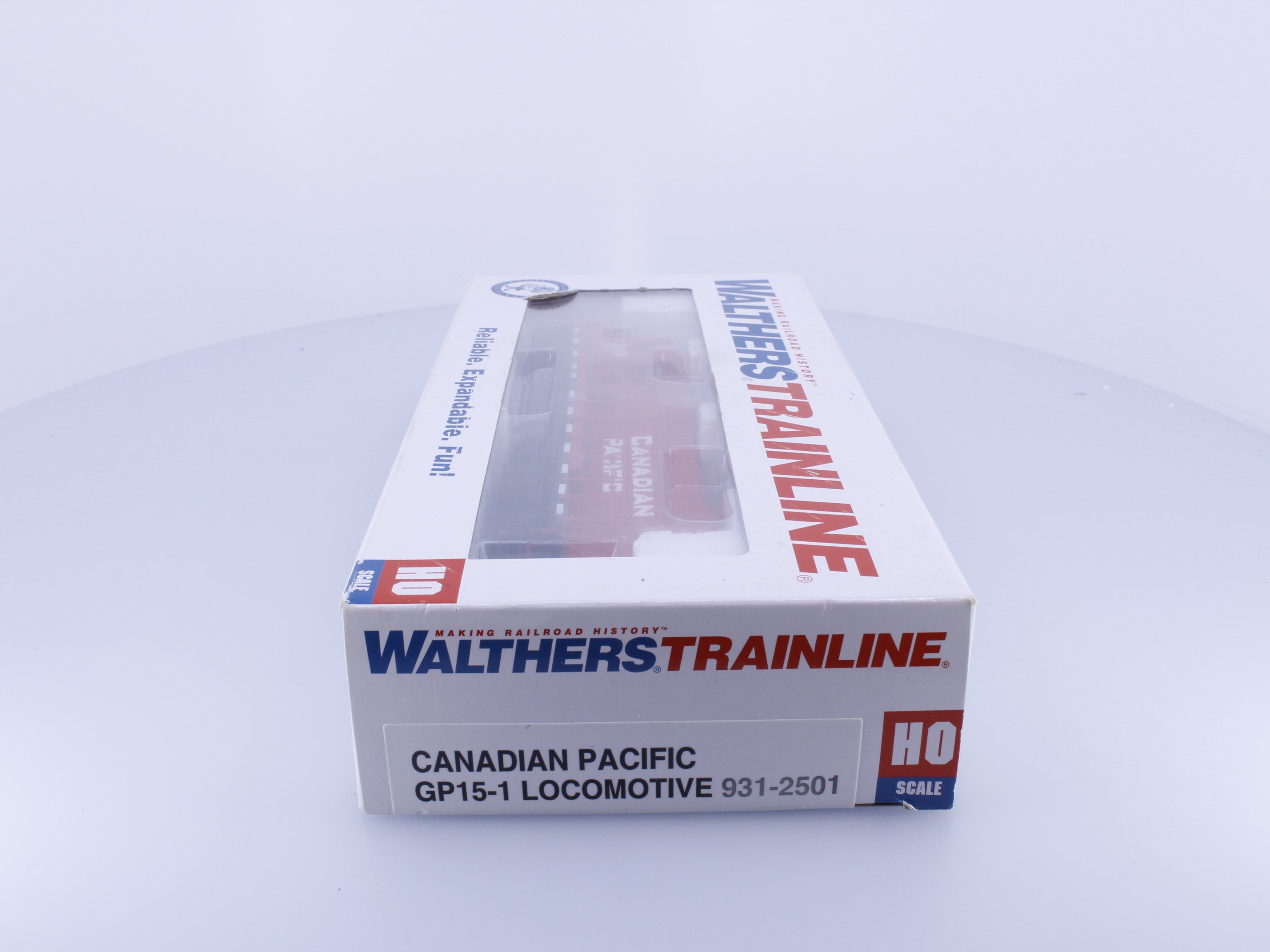 Walthers 931-2501 HO GP15-1 Diesel Locomotive Canadian Pacific (CP) 1450 Analog DC