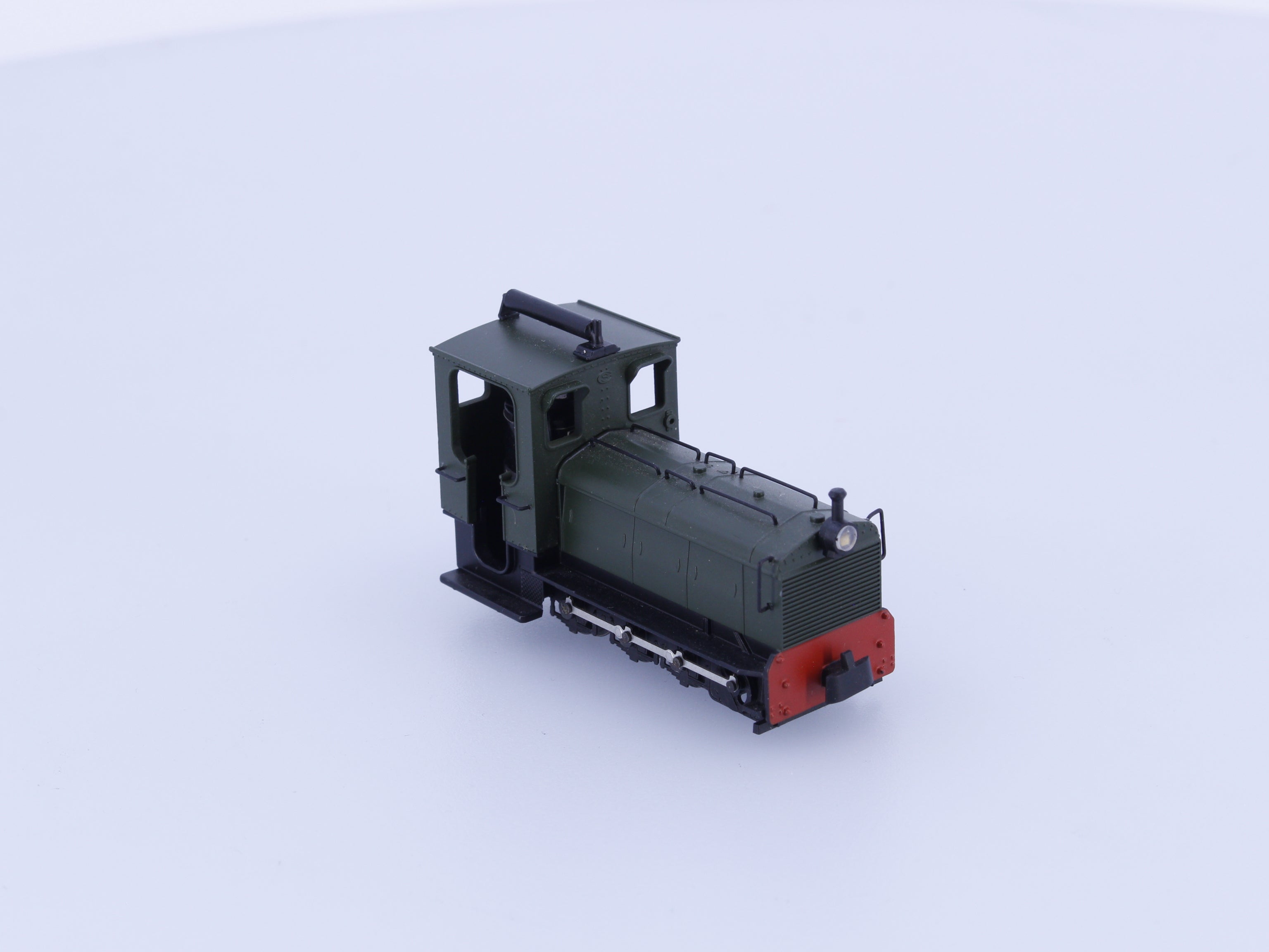 Minitrains 1052 N 0-4-0 Steam Locomotive Schneider Analog DC