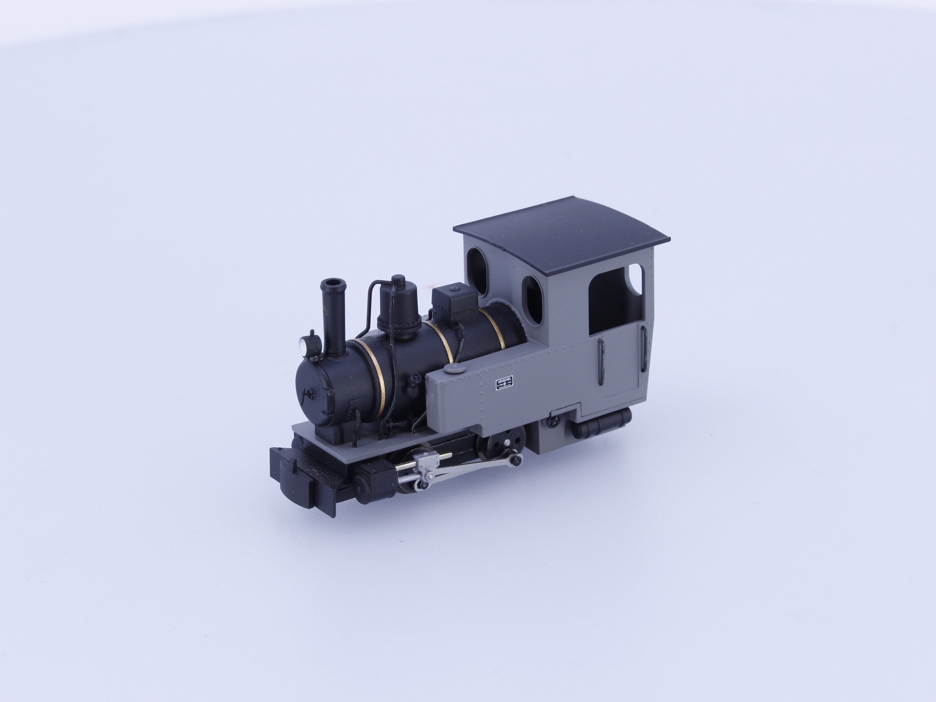 Minitrains 2063 N 0-4-0 Steam Locomotive Analog DC