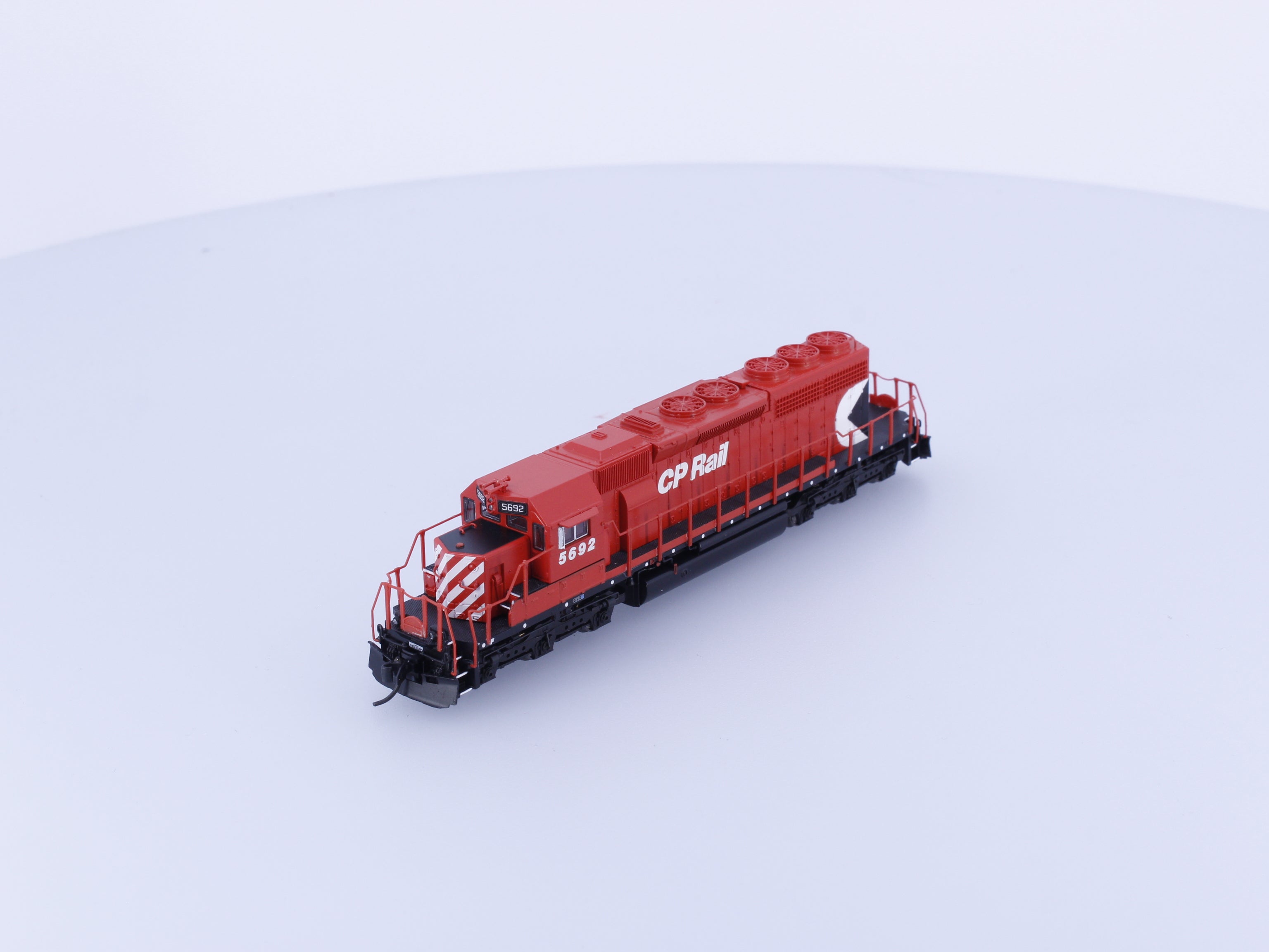 Broadway Limited Imports 7958 N EMD SD40-2 Diesel Locomotive Canadian Pacific (CP) 5692 DCC & Sound