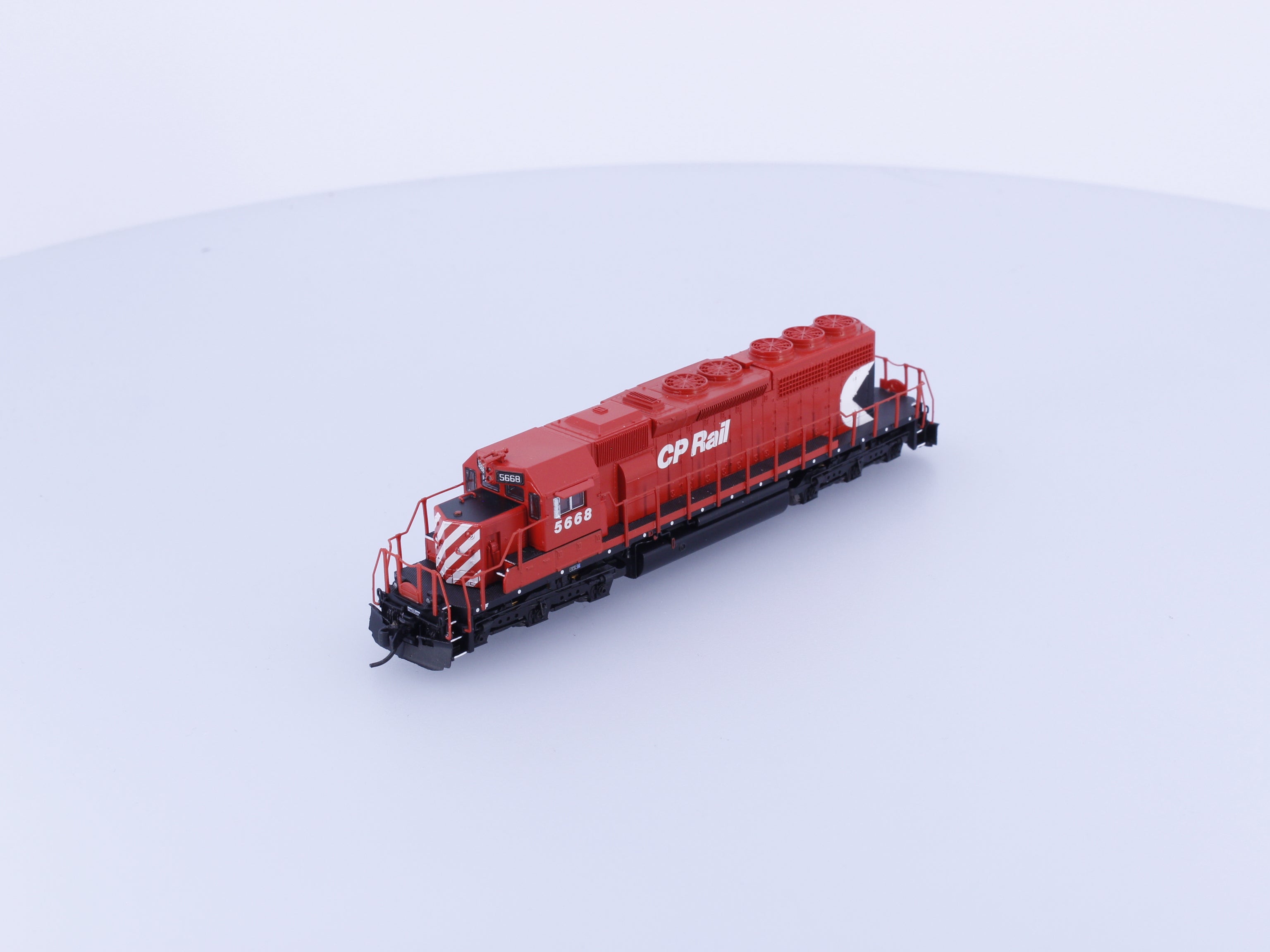 Broadway Limited Imports 7957 N EMD SD40-2 Diesel Locomotive Canadian Pacific (CP) 5668 DCC & Sound