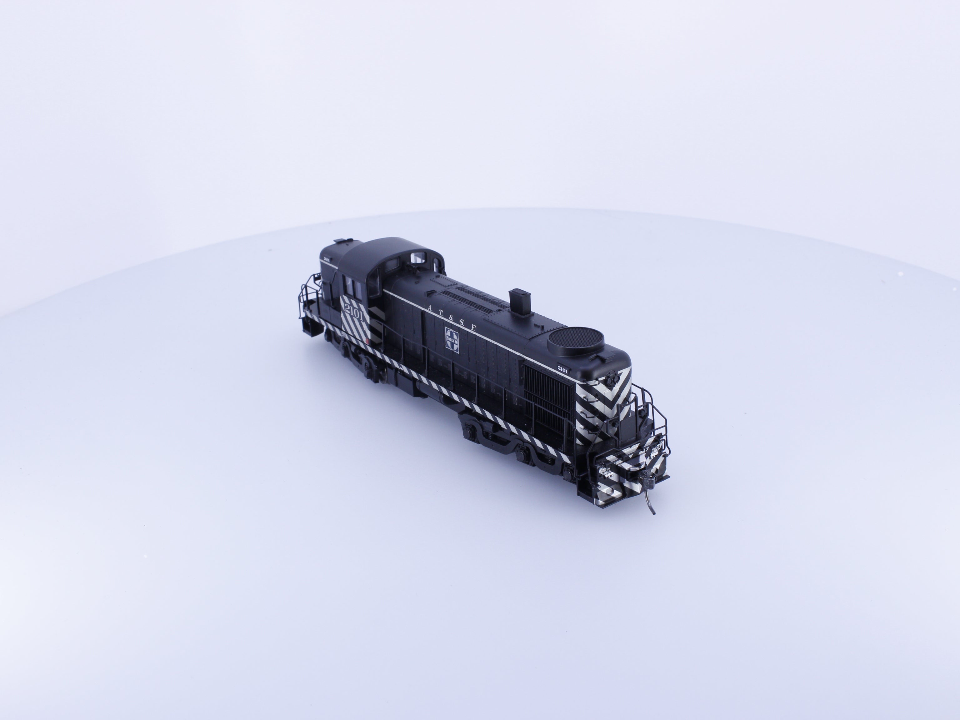 Atlas 10001944 HO RSD-4/5 Diesel Locomotive Santa Fe (SF) 2101 DCC