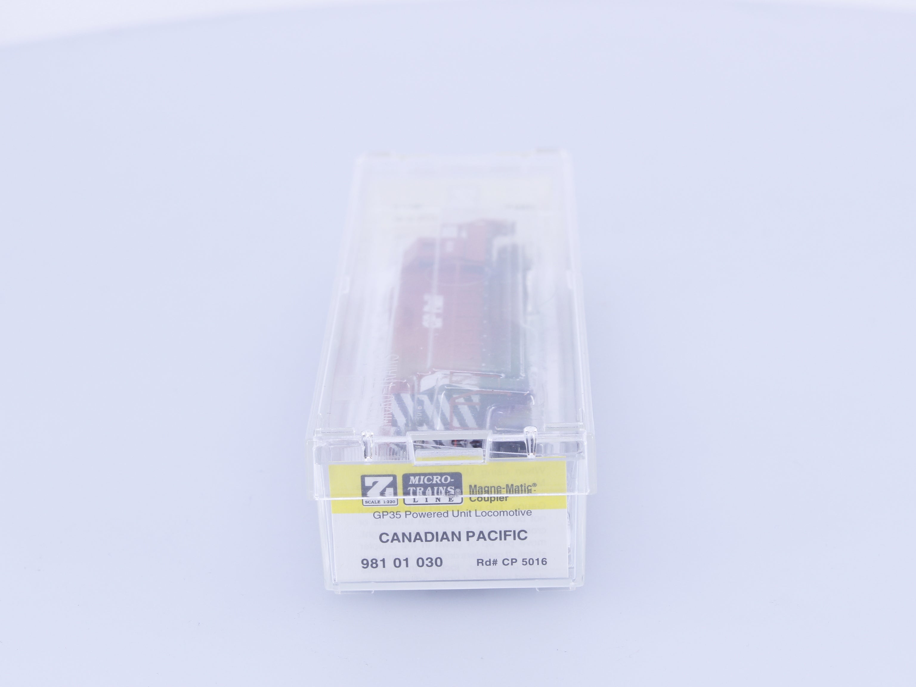 Micro Trains 981 01 030 Z GP35 Diesel Locomotive Canadian Pacific (CP) 5016 Analog DC (#2)