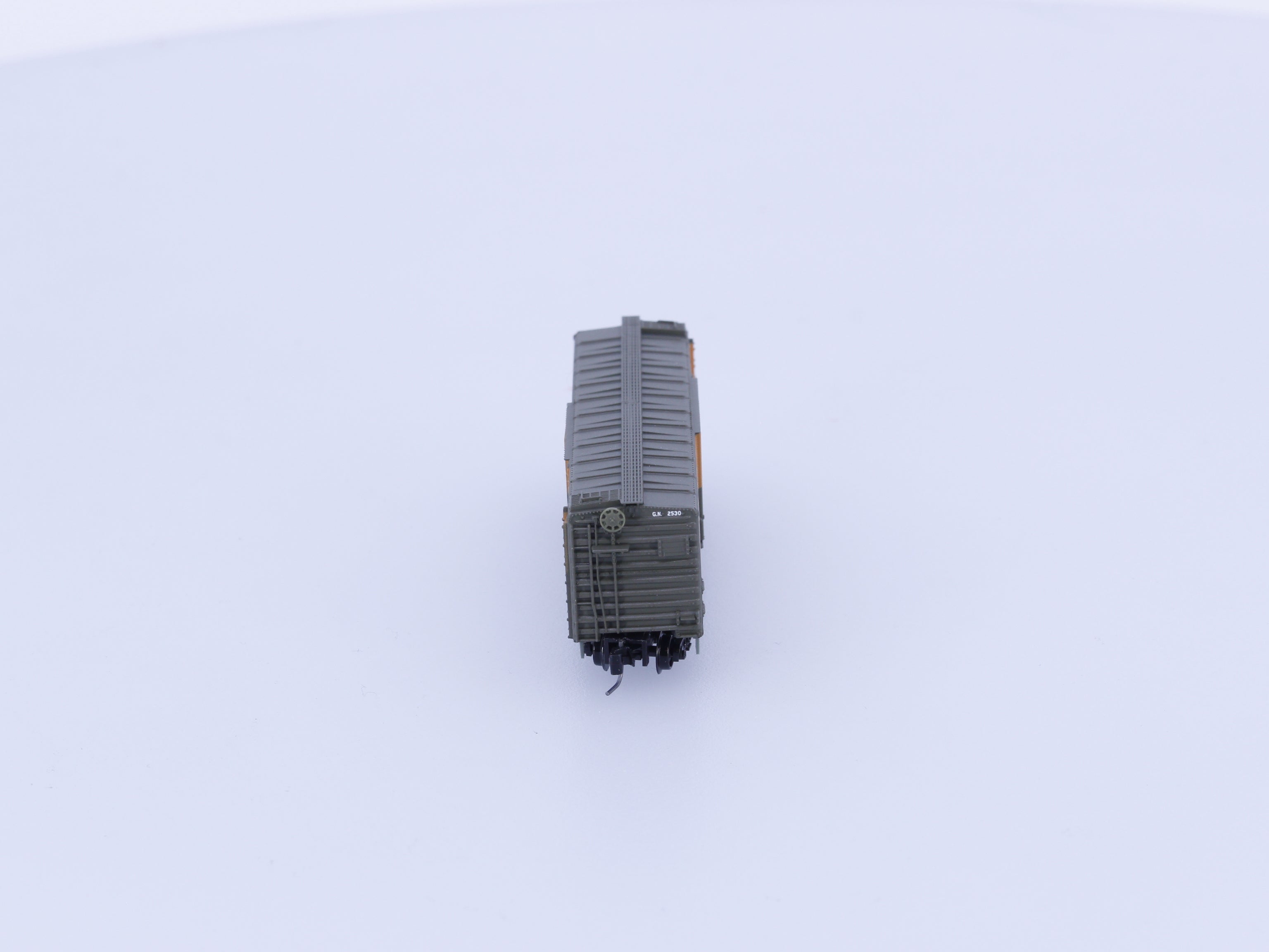 Micro Trains 500 00 561 Z 40' Standard Box Car Single Door Great Northern (GN) 2530