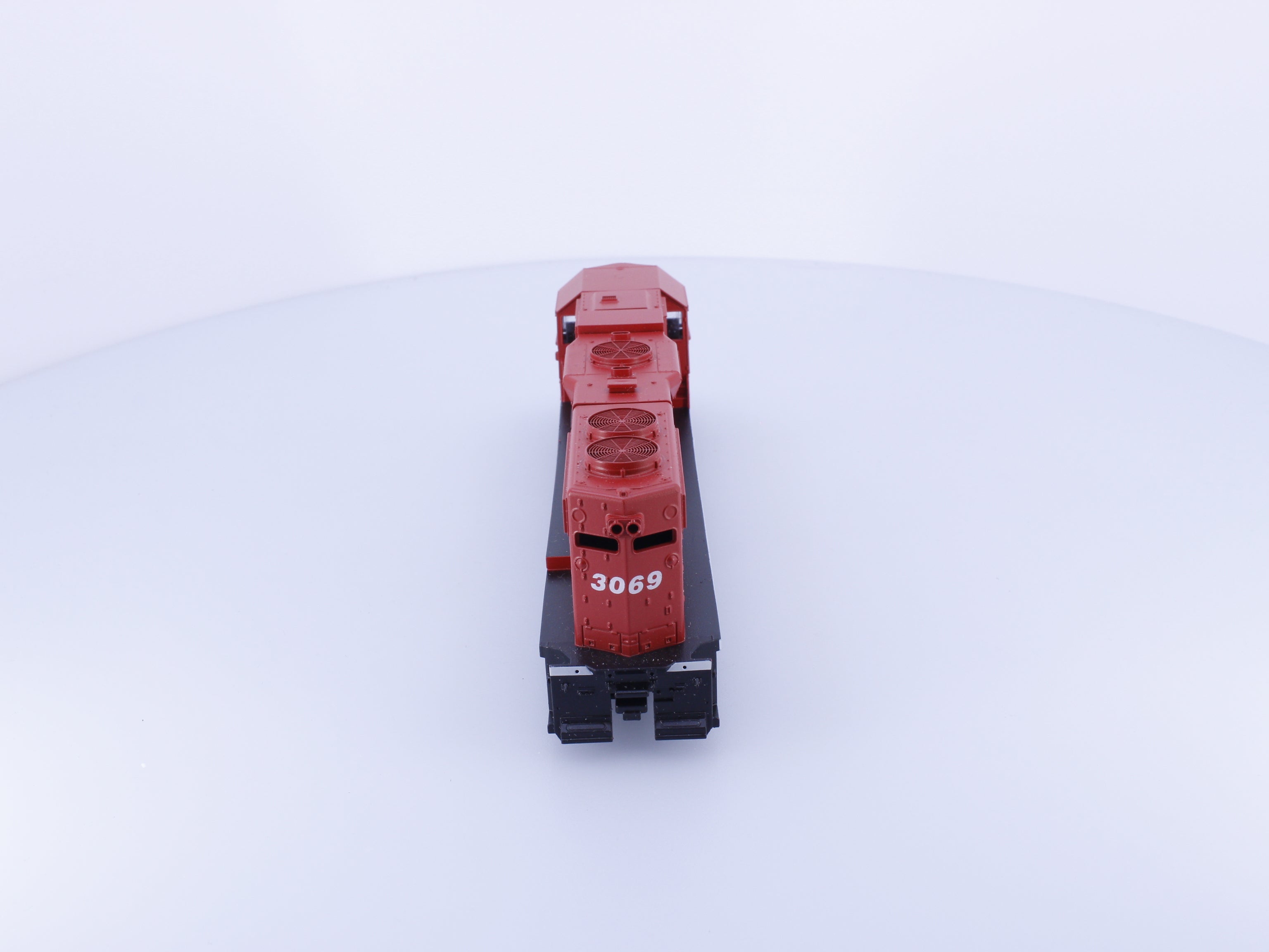 Athearn 4641 HO GP38-2 Diesel Locomotive Canadian Pacific (CP) 3069 Analog DC