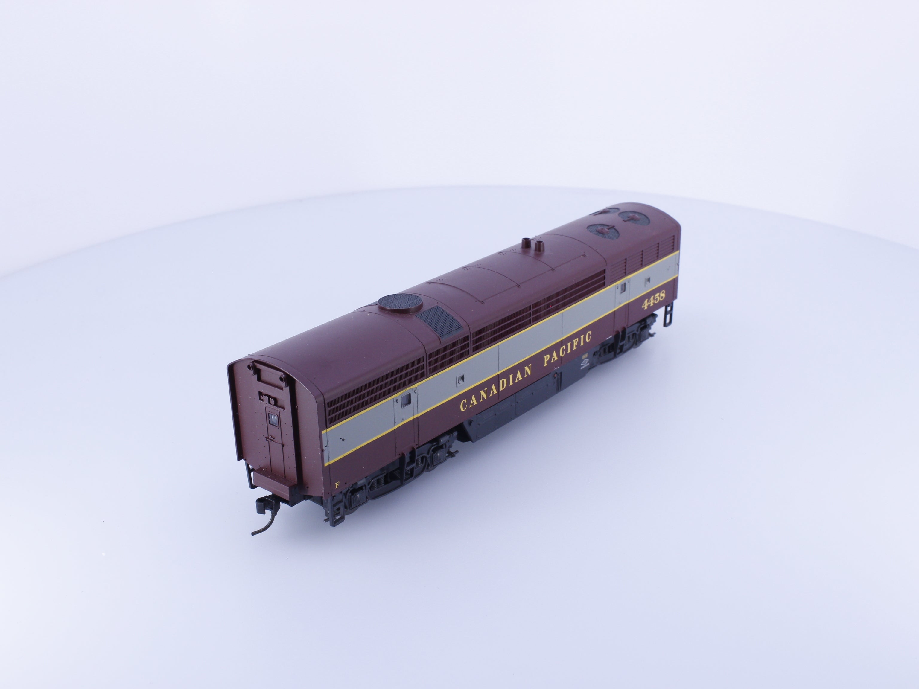 Proto 1000 600005 HO C-Liner Powered B Unit Diesel Locomotive Canadian Pacific (CP) 4458 Analog DC