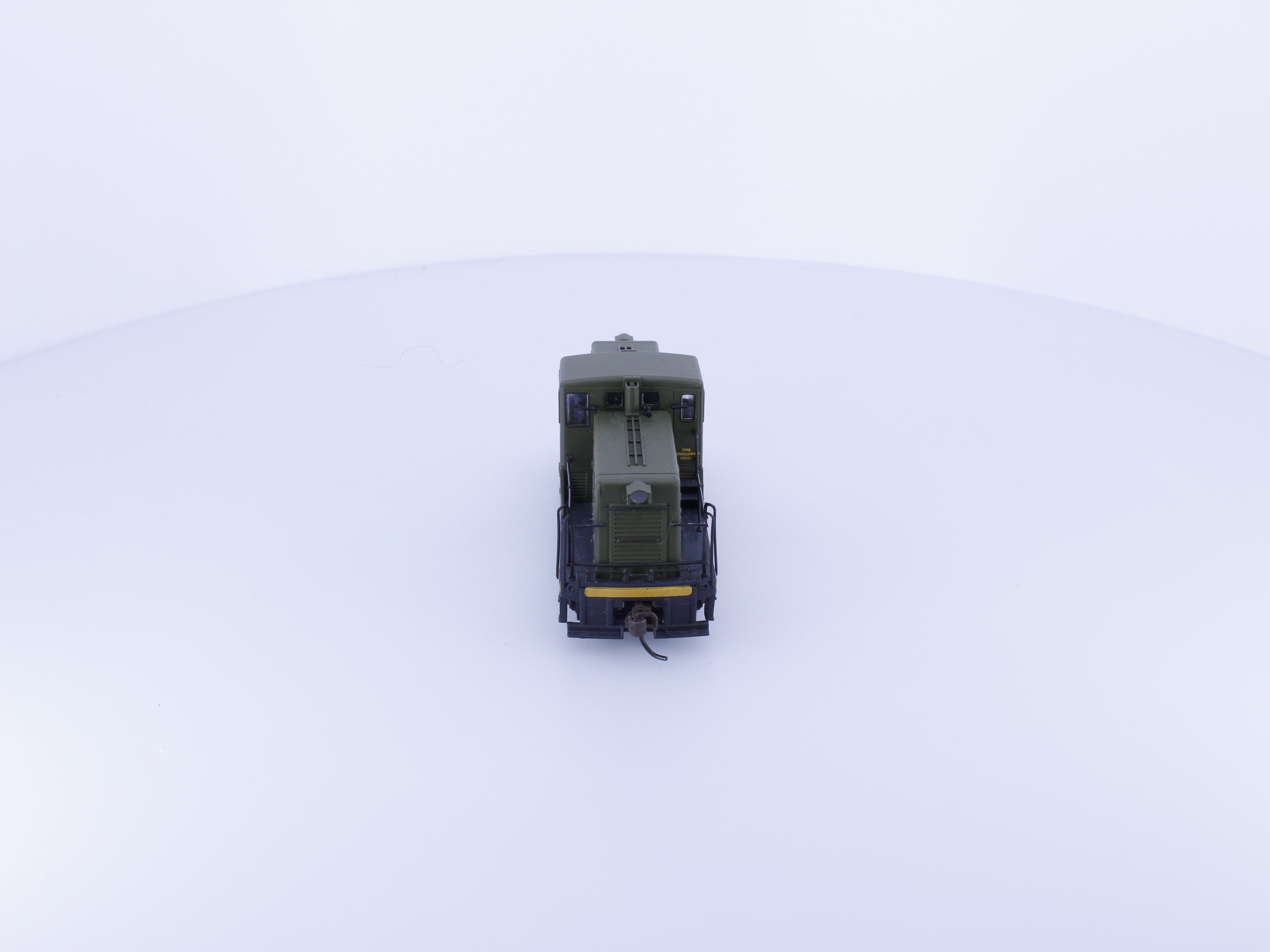 Spectrum 80042 HO 44 Ton Diesel Switcher Locomotive Canadian National (CN) 3 Analog DC