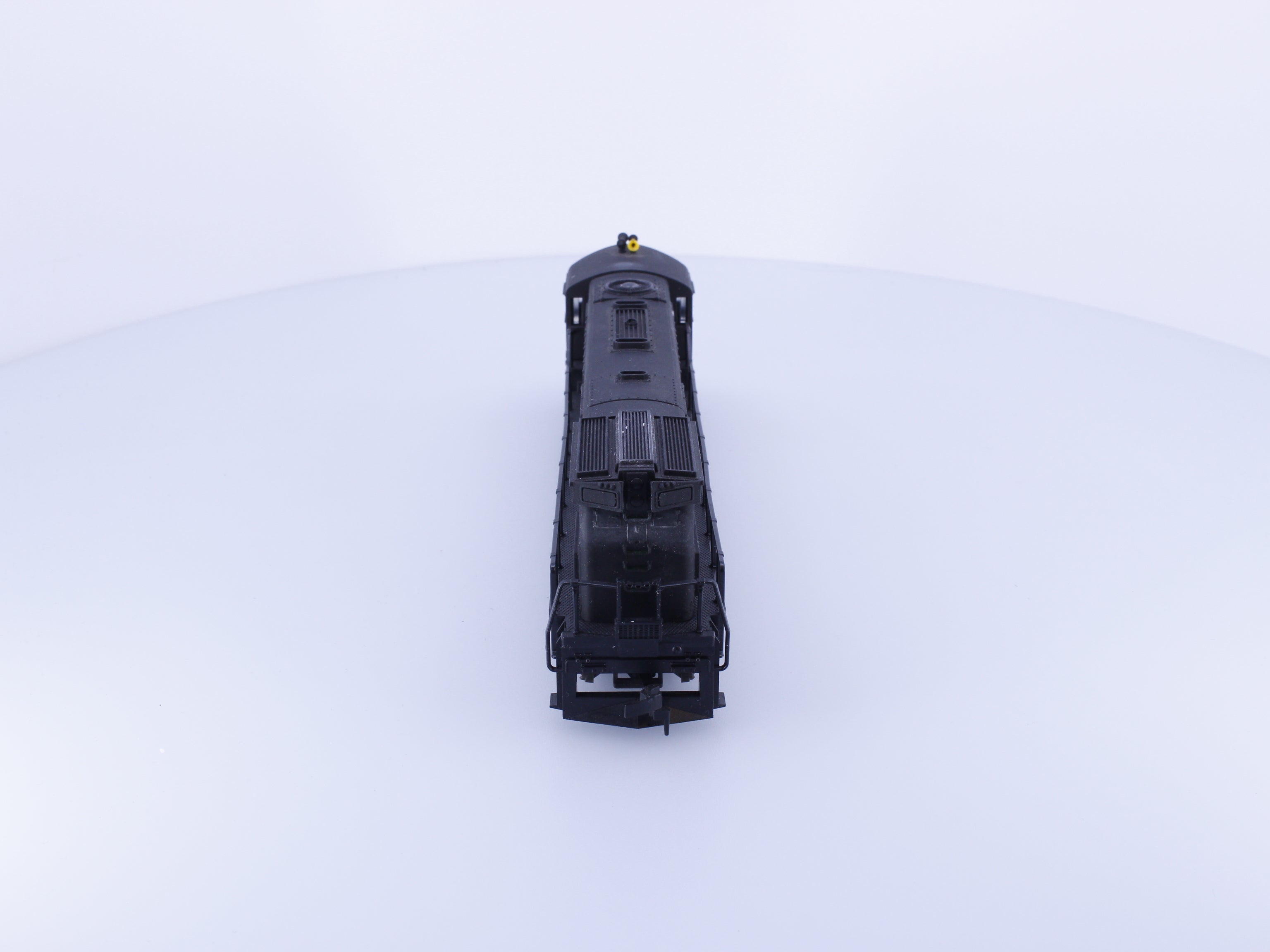 Associated Hobby Manufacturers 5015-12 HO C-424 Diesel Locomotive Pennsylvania Railroad (PRR) 2415 Analog DC