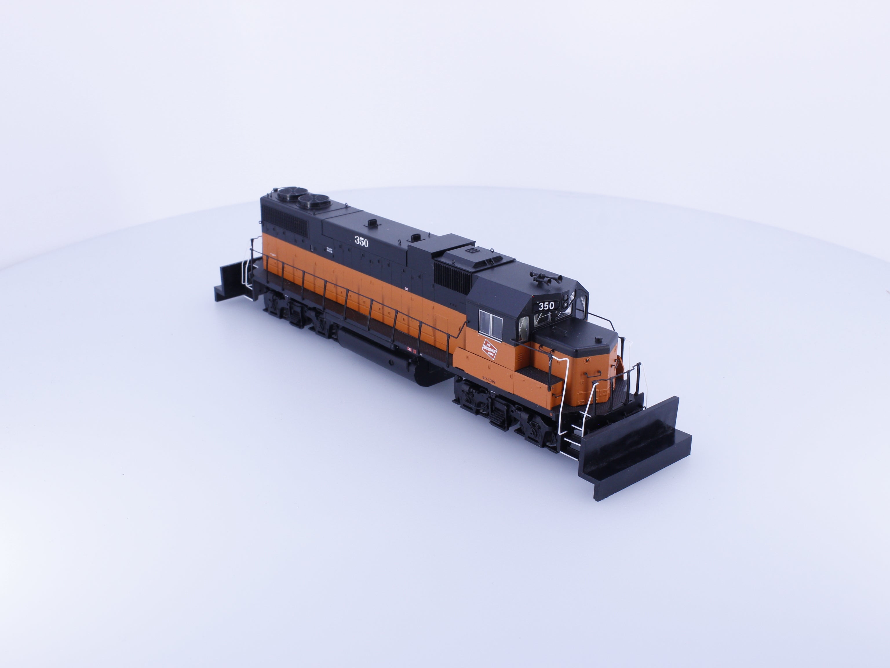 Proto 2000 30762 HO GP38-2 Diesel Locomotive Milwaukee Road (MILW) 350 Analog DC