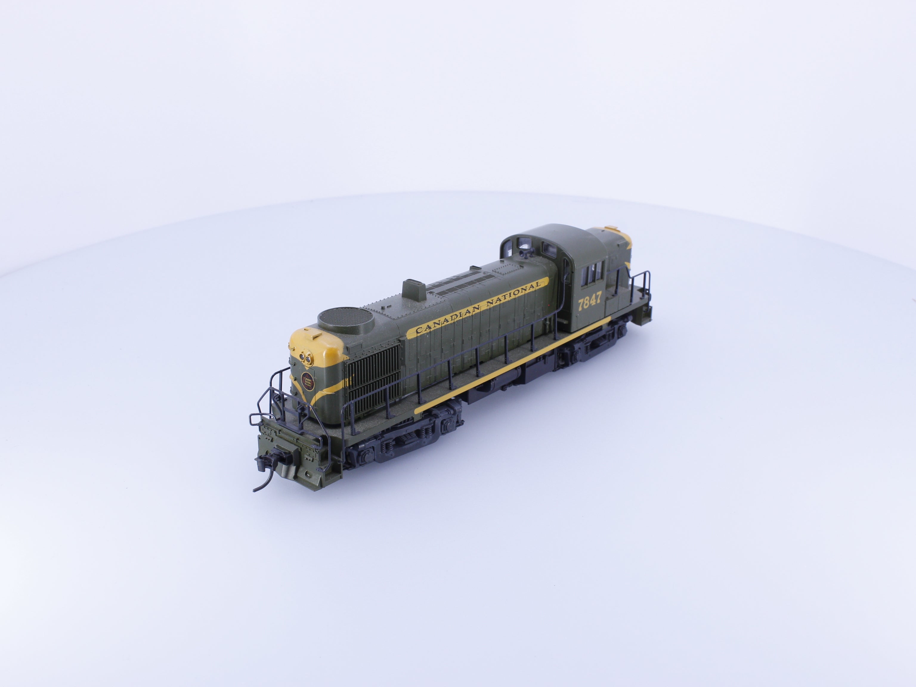 Atlas 8152 HO RS-3 Diesel Locomotive Canadian National (CN) 7847 Analog DC