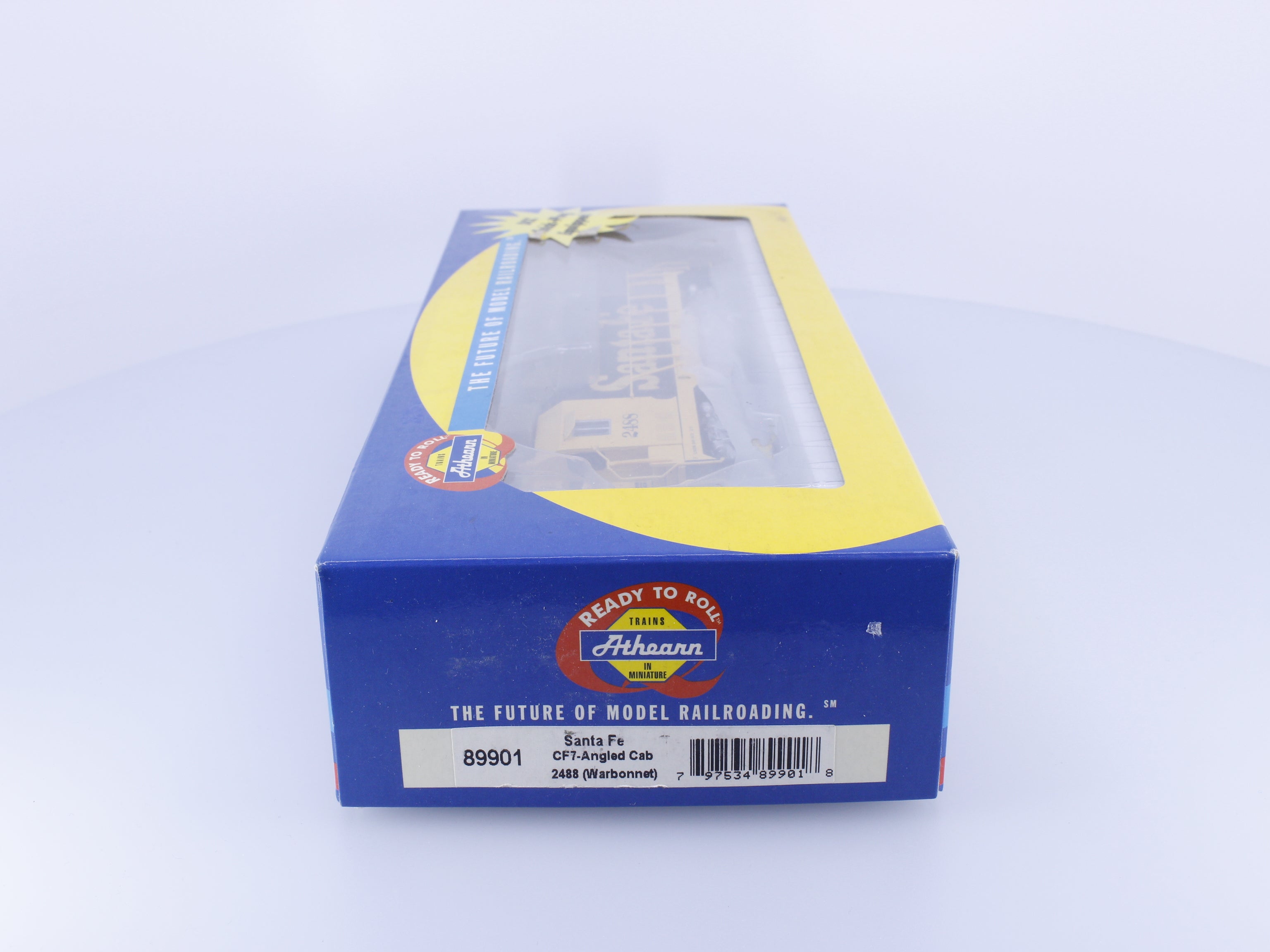 Athearn 89901 HO CF-7 Angled Cab Diesel Locomotive Warbonnet Santa Fe (SF) 2488 DCC Ready