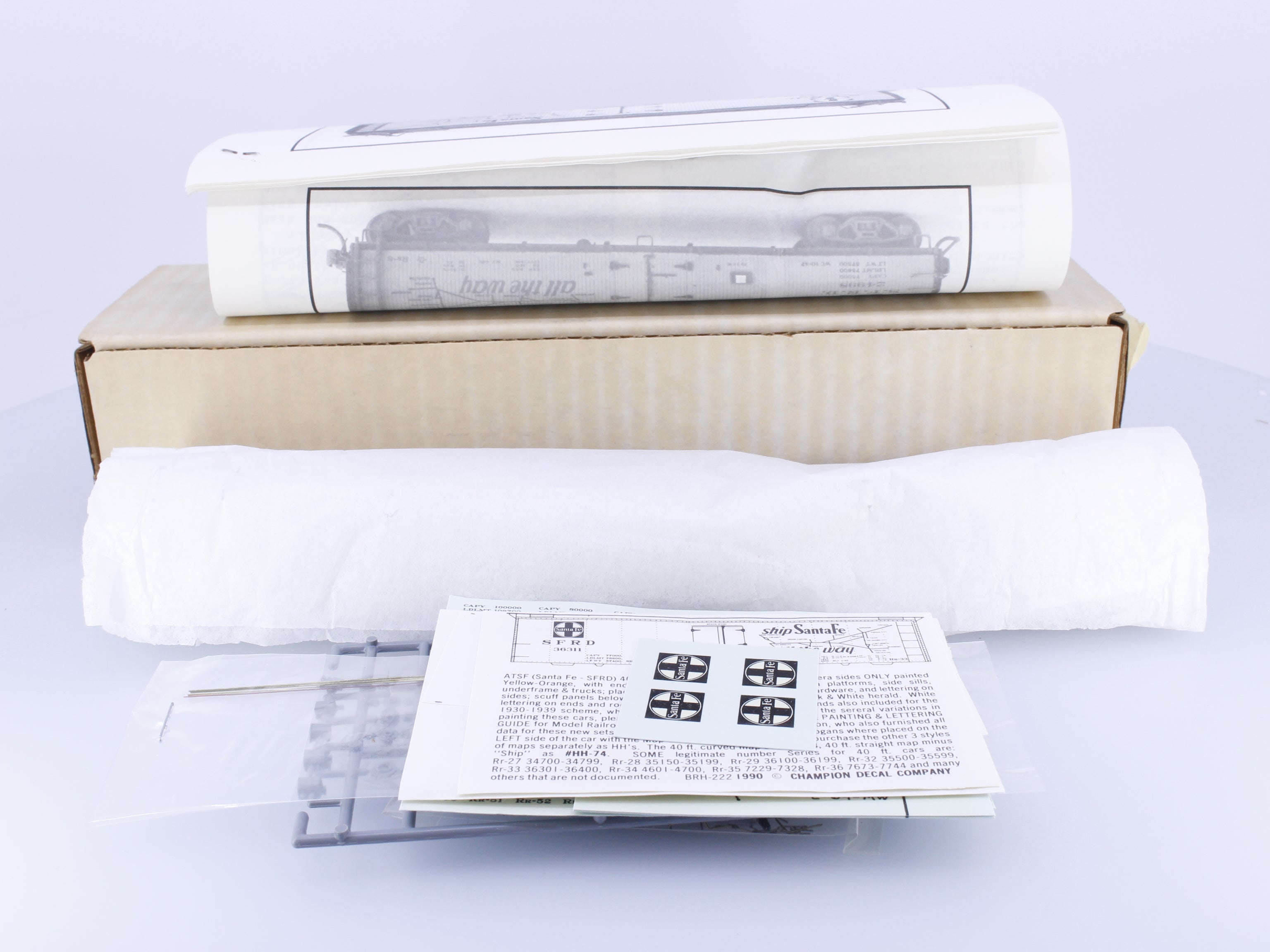 Sunshine Models 16.2 HO RR 5-9, 11 Reefer with Steel Roof Boxcar Kit Santa Fe (SF)