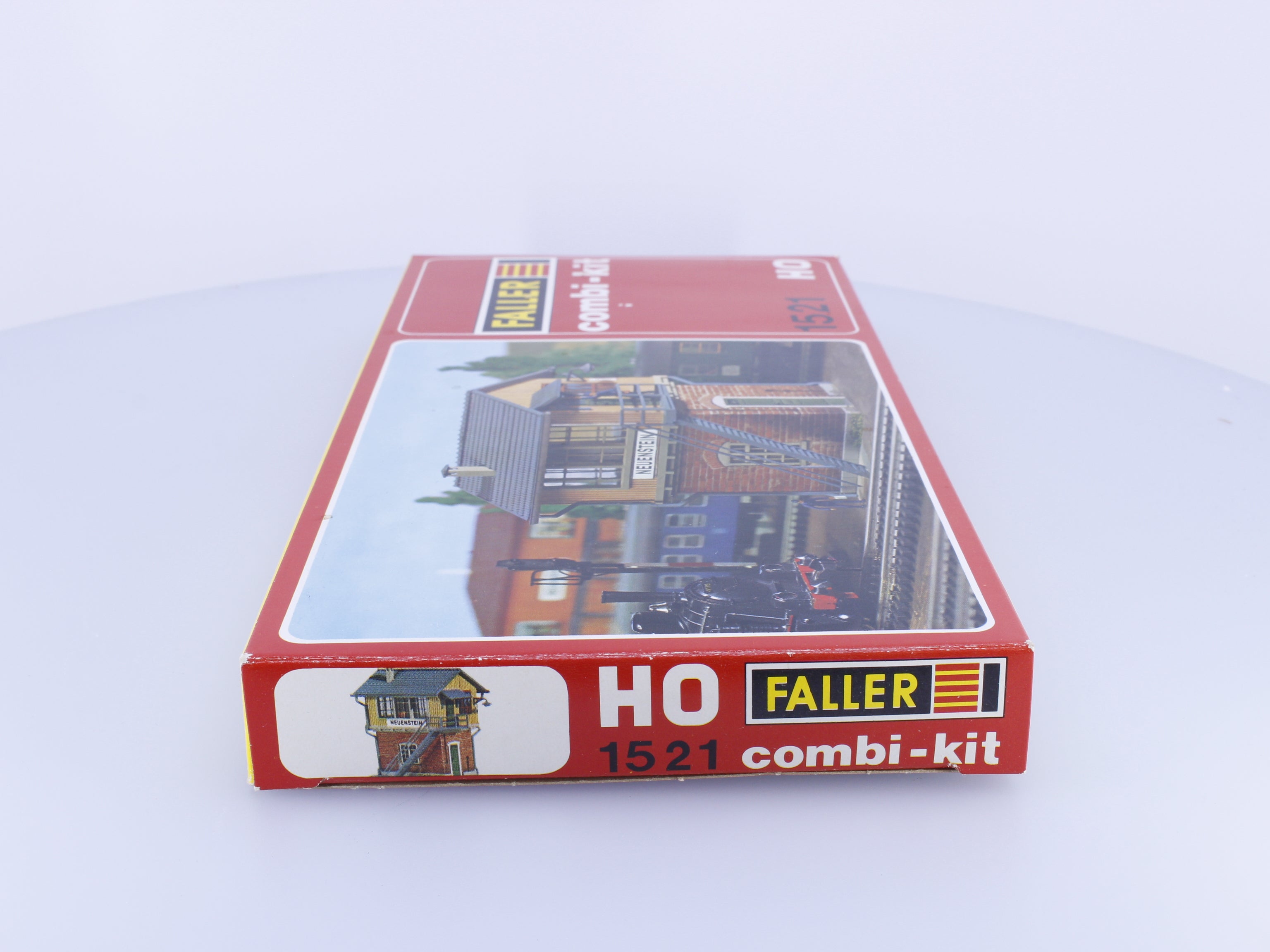 Faller 1521 HO Stellwerk Neuenstein, Signal Box