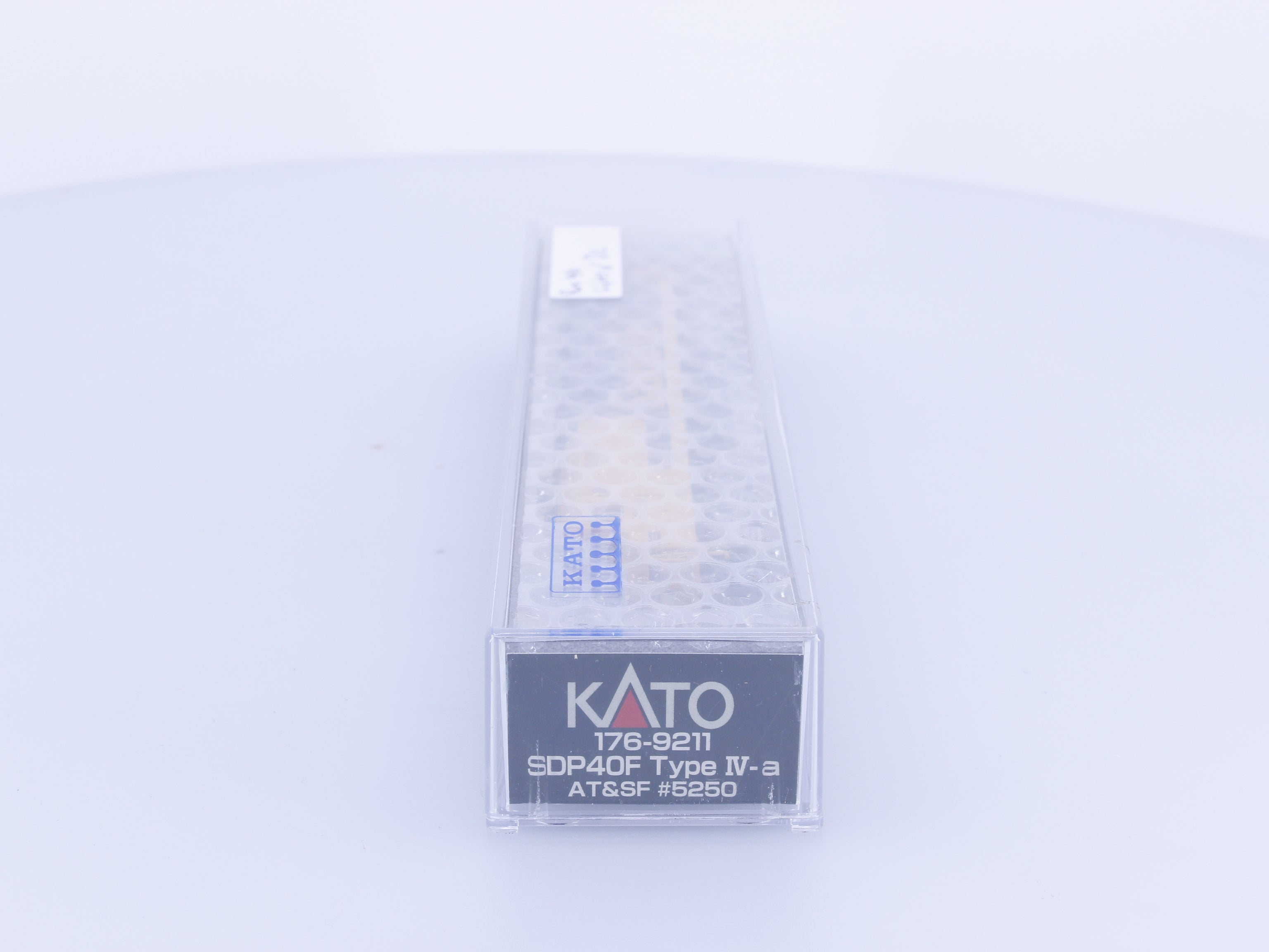 Kato 176-9211 N SDP40F Type-IV-a Diesel Locomotive Santa Fe (SF) 5250 Analog DC