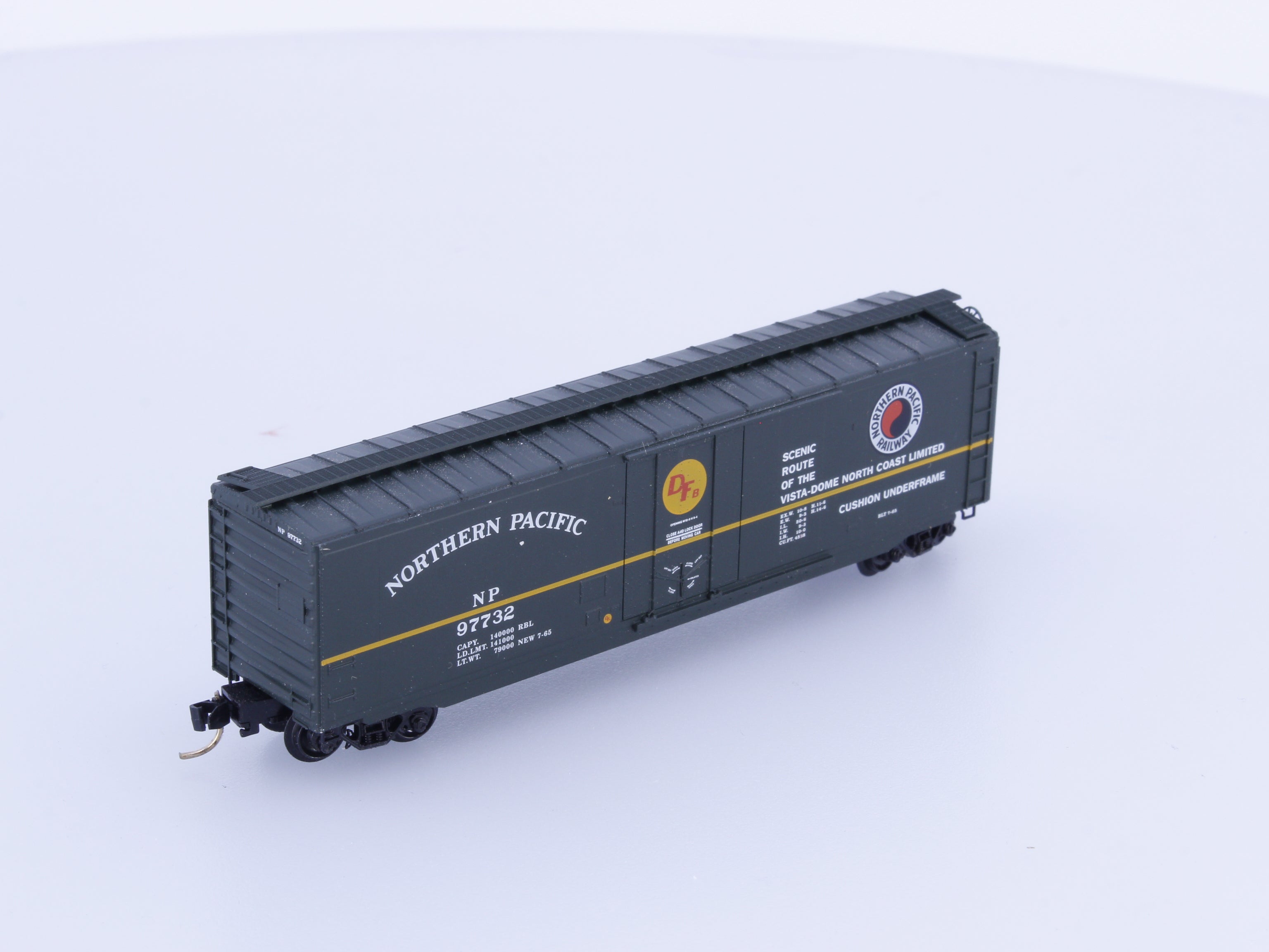 Micro Trains 32200 N 50' Steel Plug Door Boxcar Northern Pacific (NP) 97732