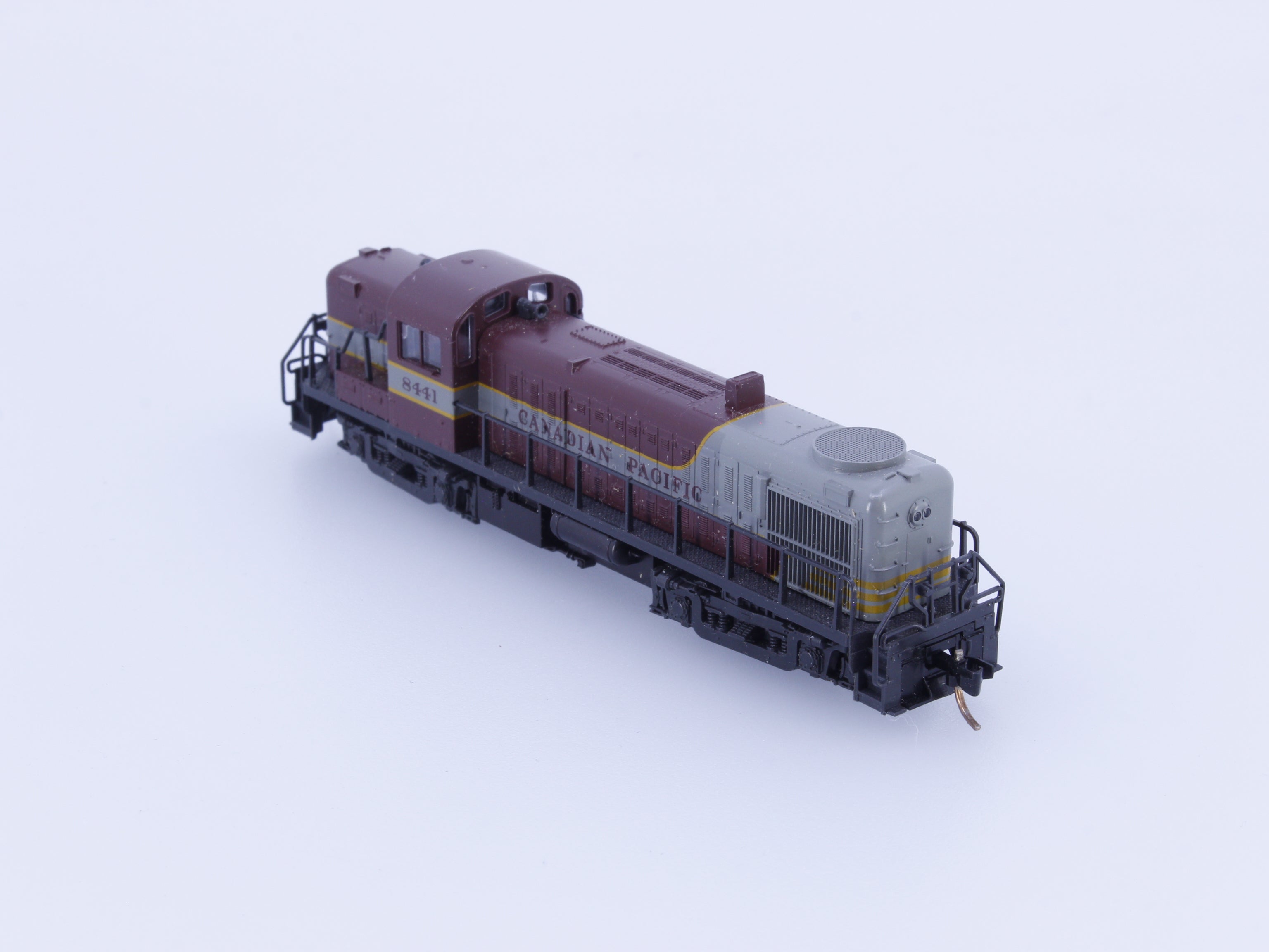 Atlas 42015 N ALCO RS-3 Diesel Locomotive Canadian Pacific (CP) 8441 Analog DC