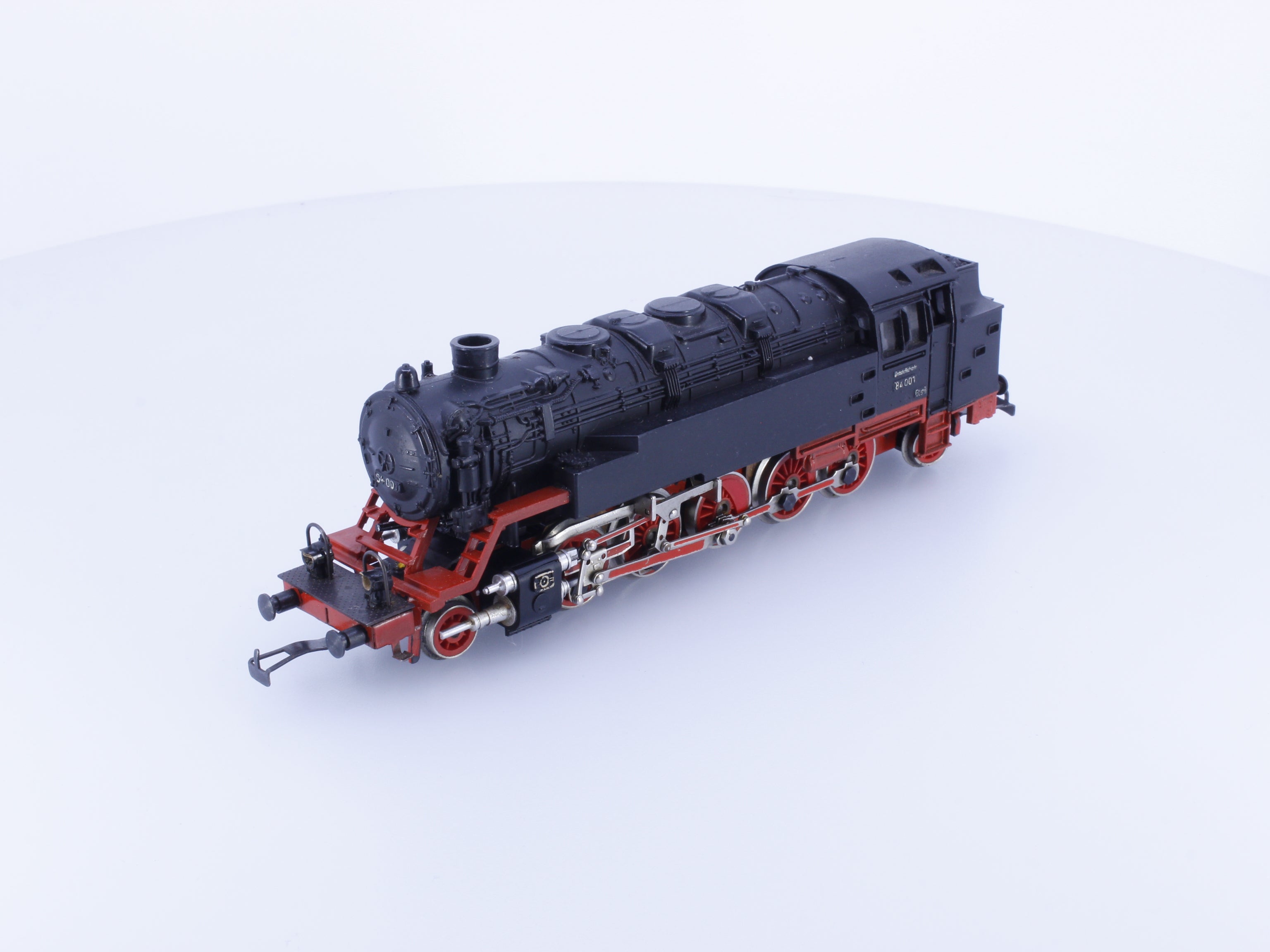 Gerhard Hruska BR84 HO DR BR84 Steam Locomotive 84001 Analog DC