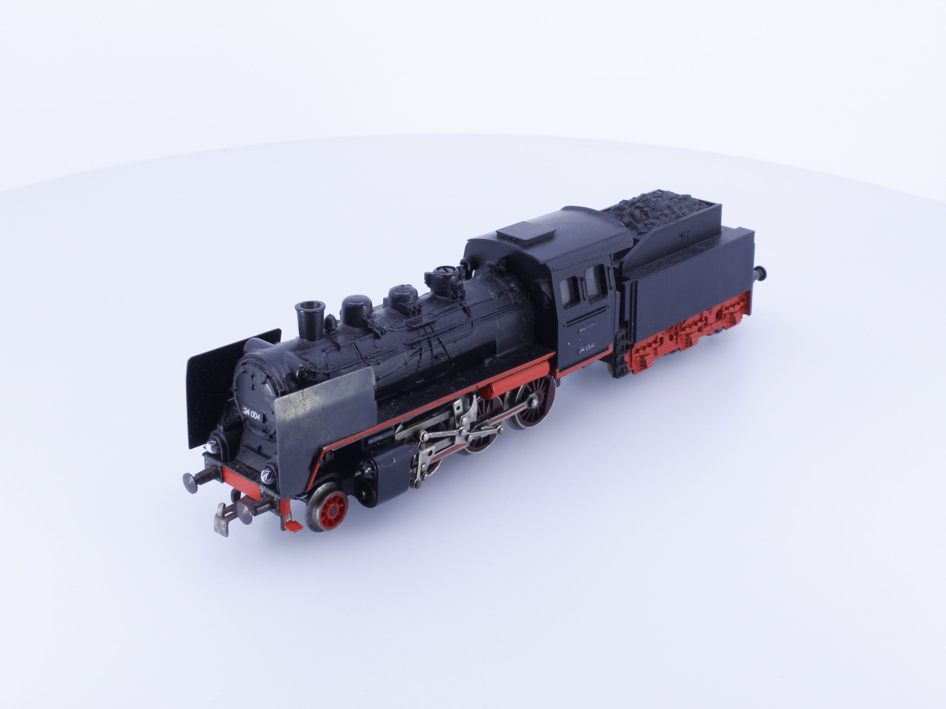 Gutzold BR24 HO DR BR24 2-6-0 Steam Locomotive 24001 Analog DC