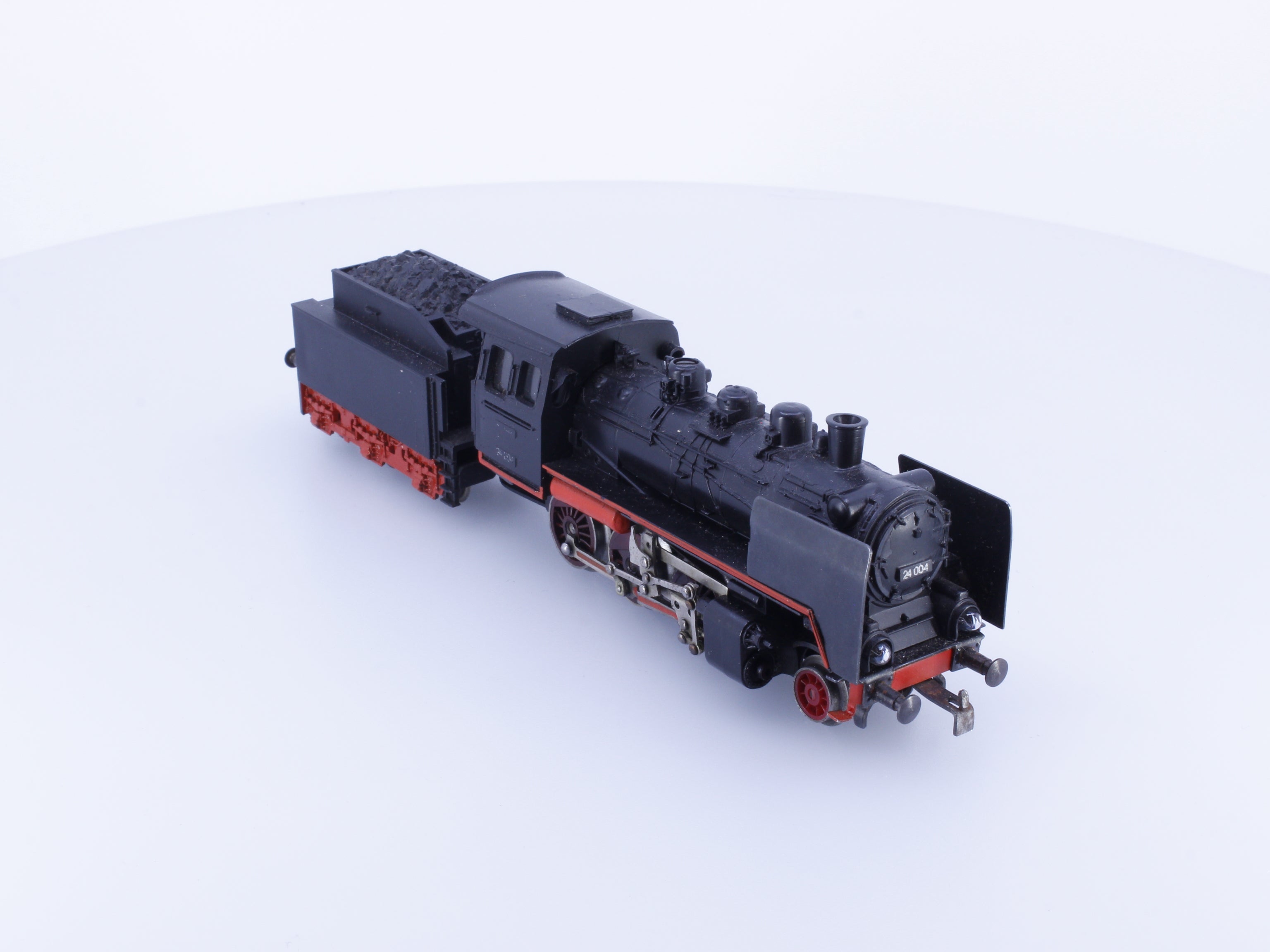 Gutzold BR24 HO DR BR24 2-6-0 Steam Locomotive 24001 Analog DC