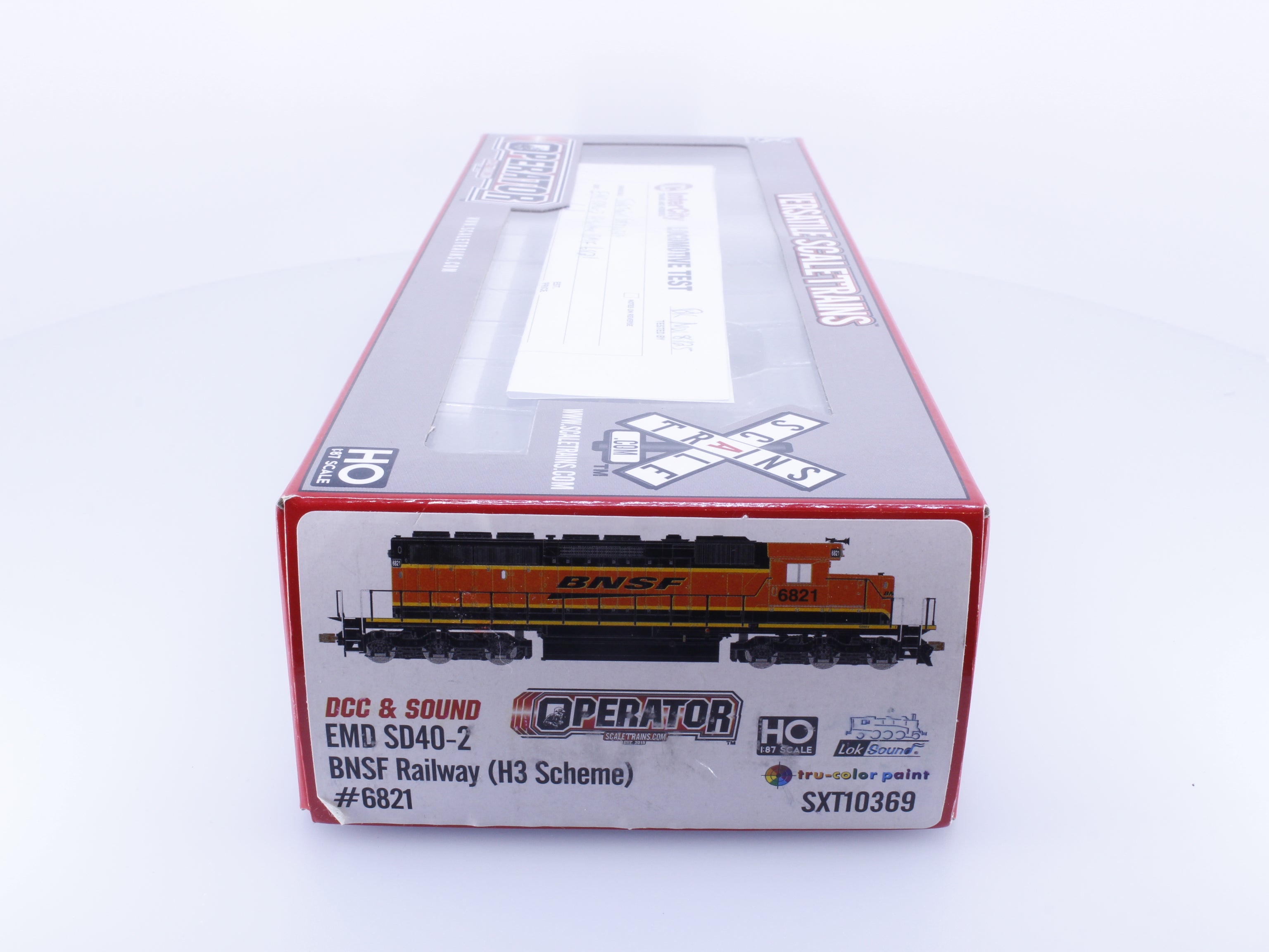 ScaleTrains SXT10369 HO EMD SD40-2 Diesel Locomotive H3 Scheme Burlington Northern Santa Fe (BNSF) 6821 DCC & Sound