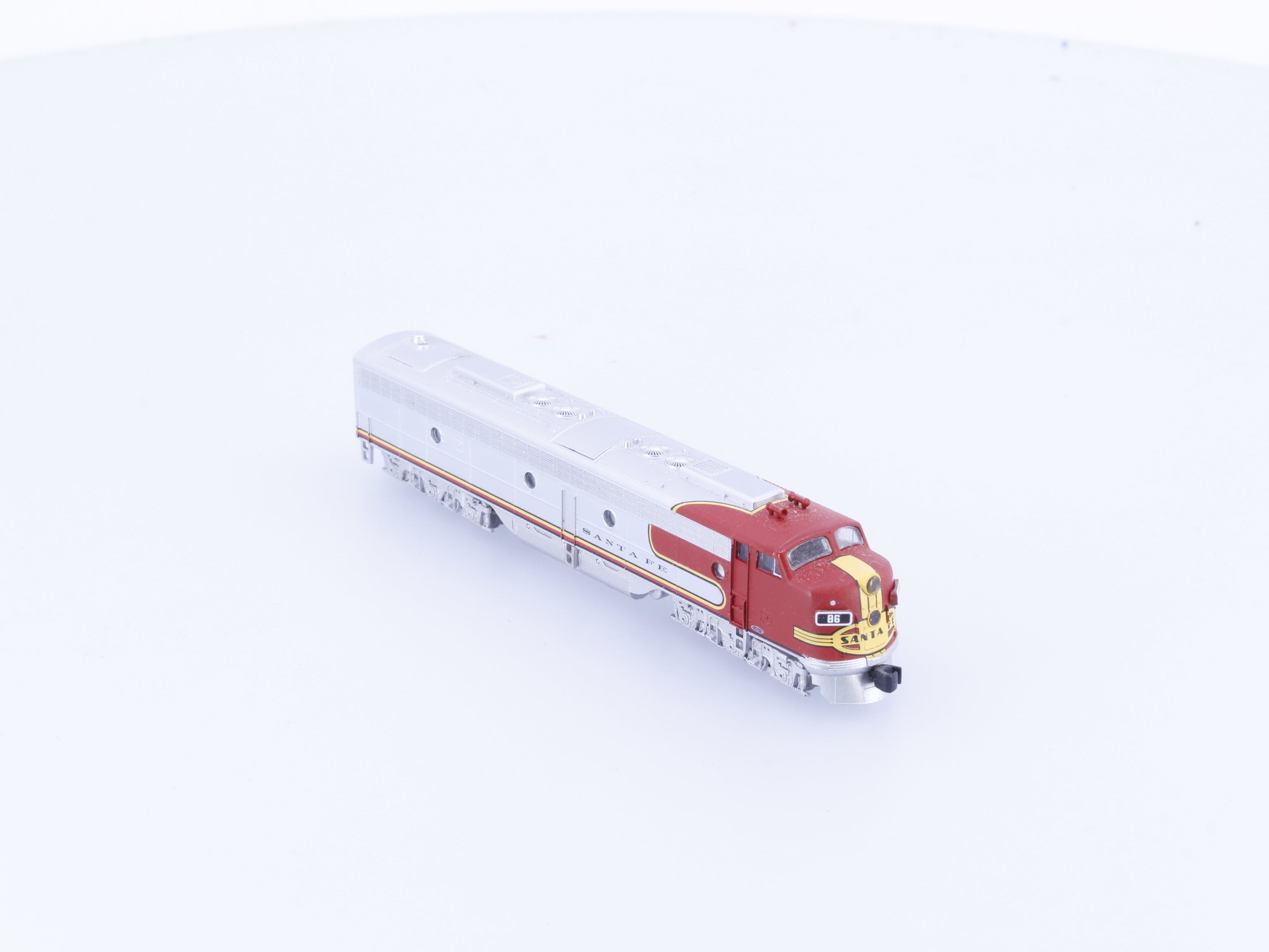 AZL 62601-4 Z E8A - E9A Diesel Locomotive Atchison Topeka and Santa Fe (ATSF) 86 Analog DC