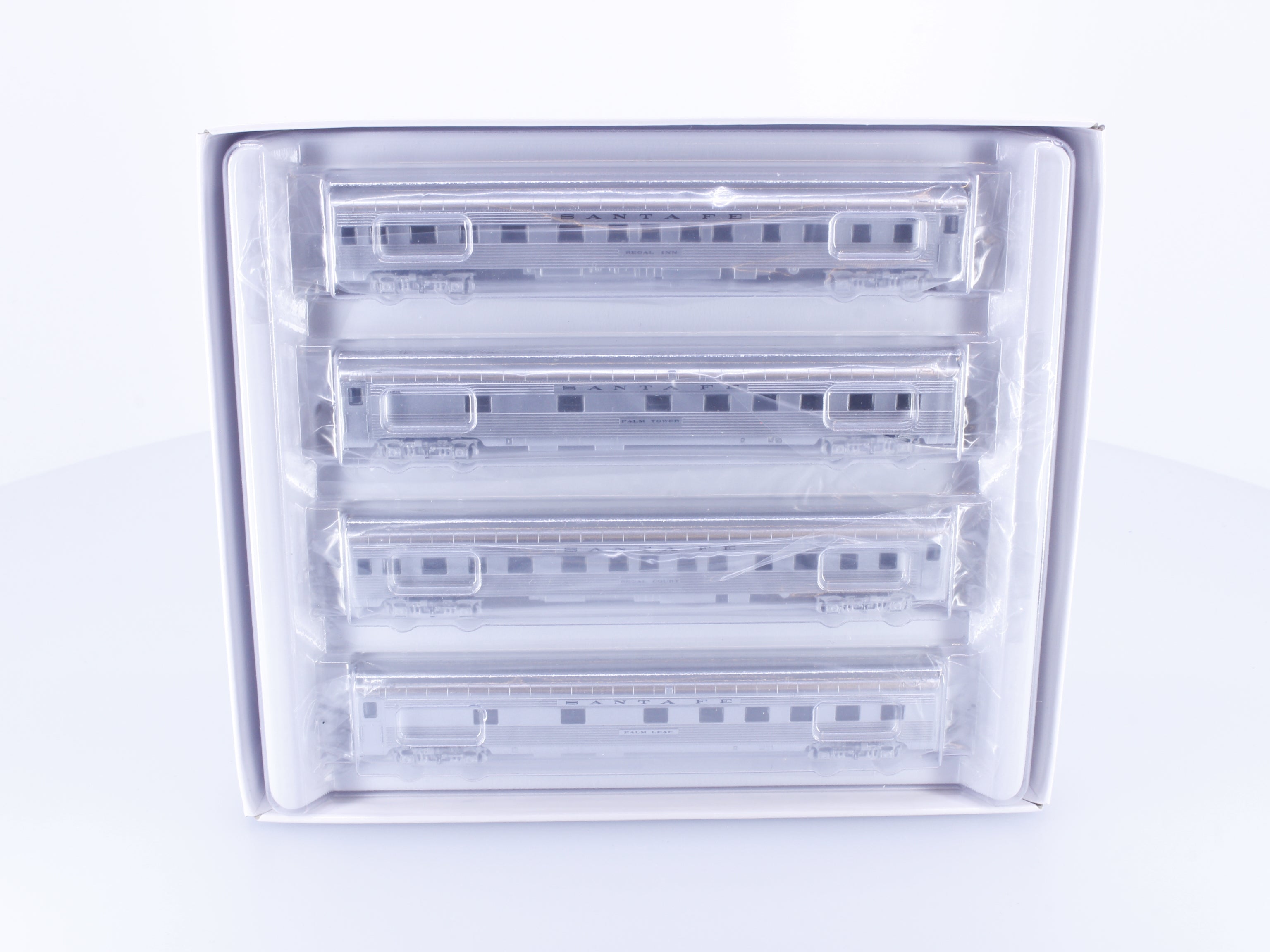 AZL AZL72210 Z 4 Piece Super Chief Passenger Cars Santa Fe (SF)