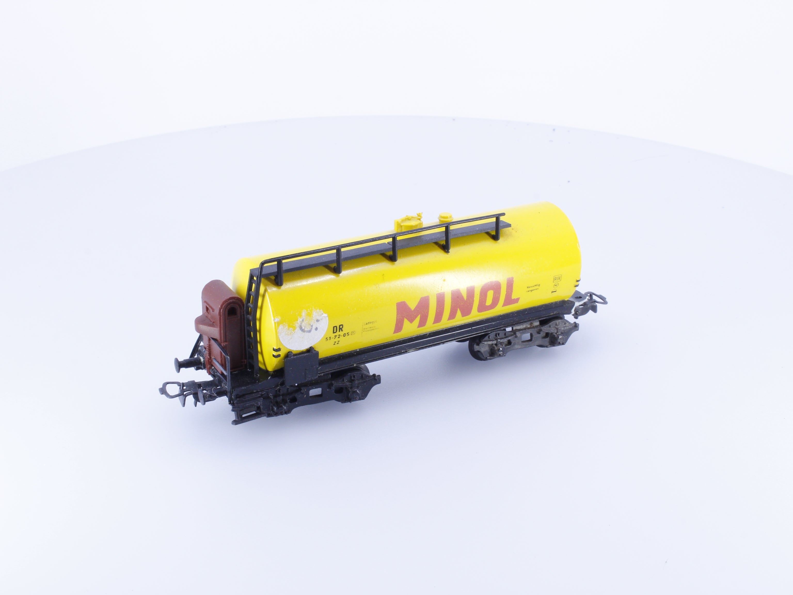 Piko ME130A HO DR Minol Tank Car 108/853