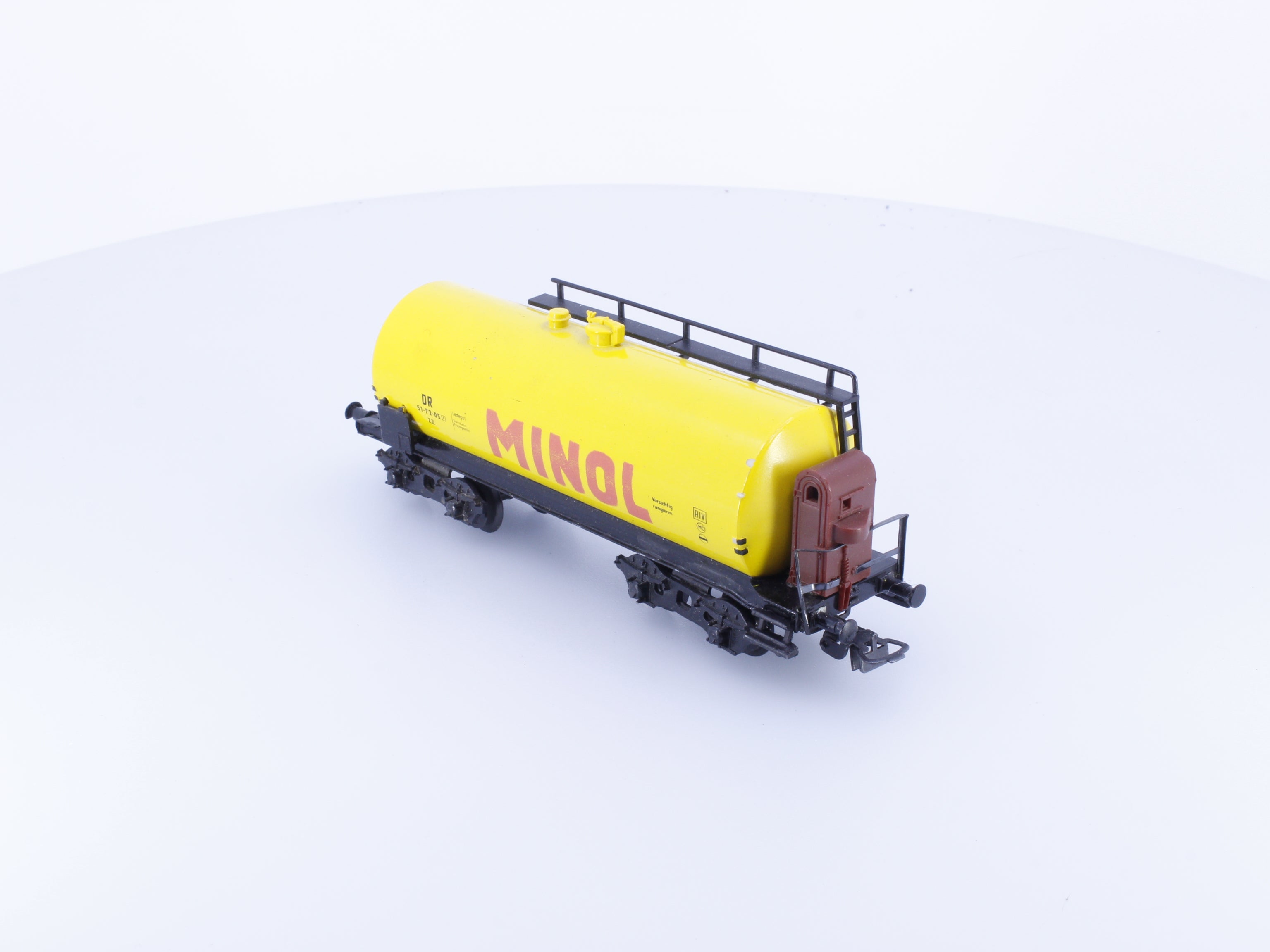 Piko ME130A HO DR Minol Tank Car 108/853