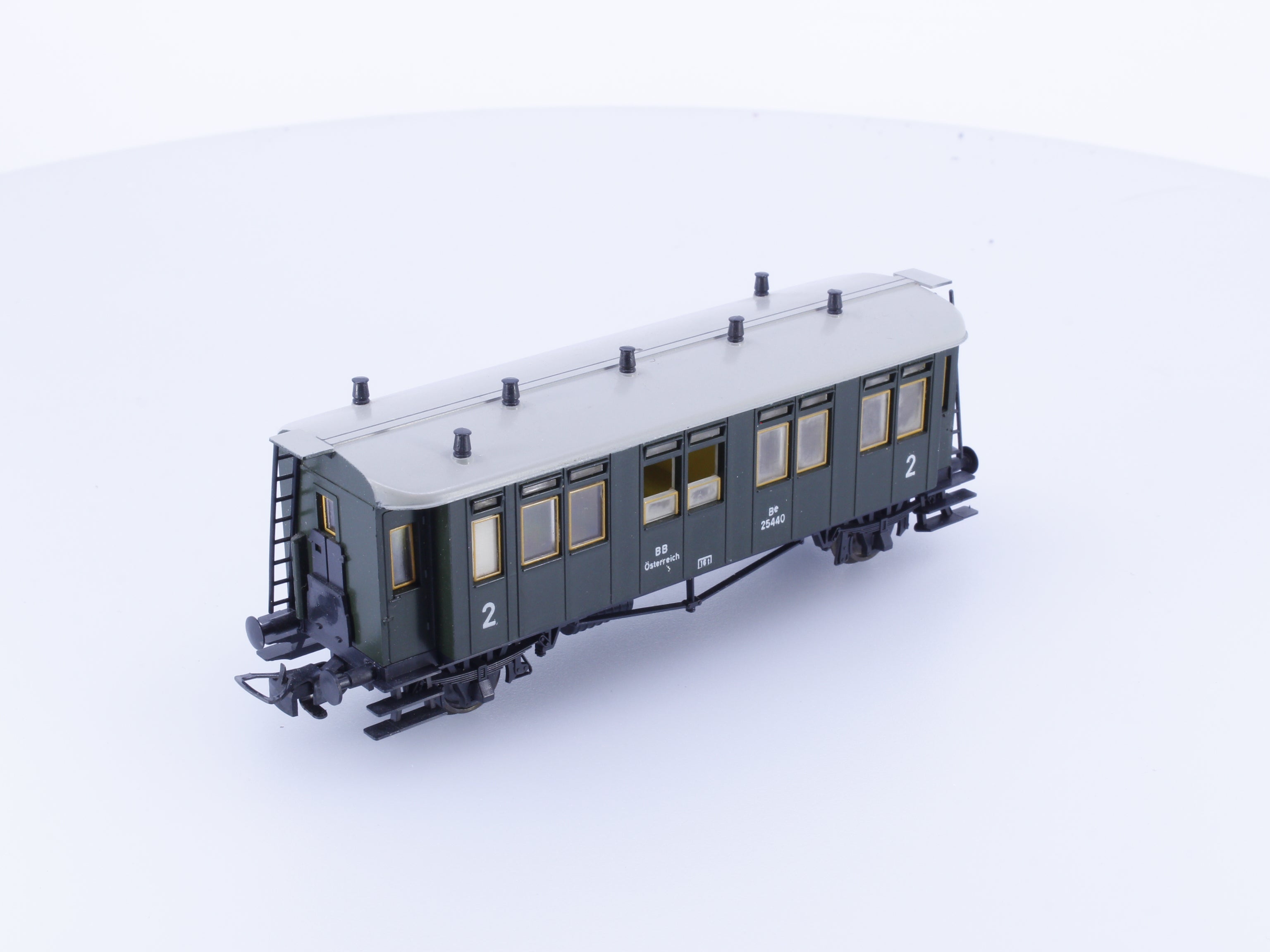 Liliput 27312 HO OBB 2nd Class Passenger Car 25440