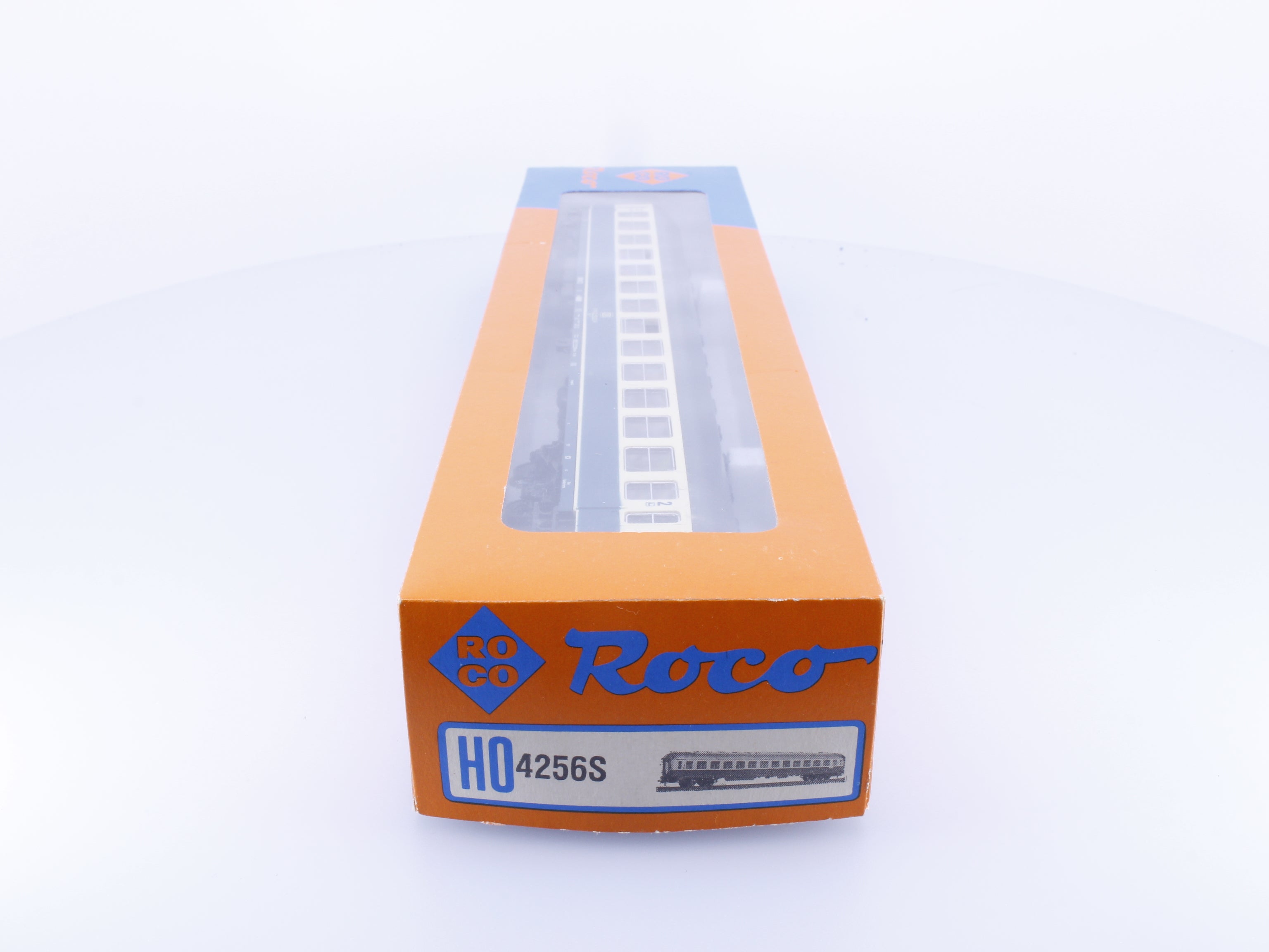 Roco 4256S HO DB 2nd Class Passenger Car with Interior Lighting and End Lights 518022