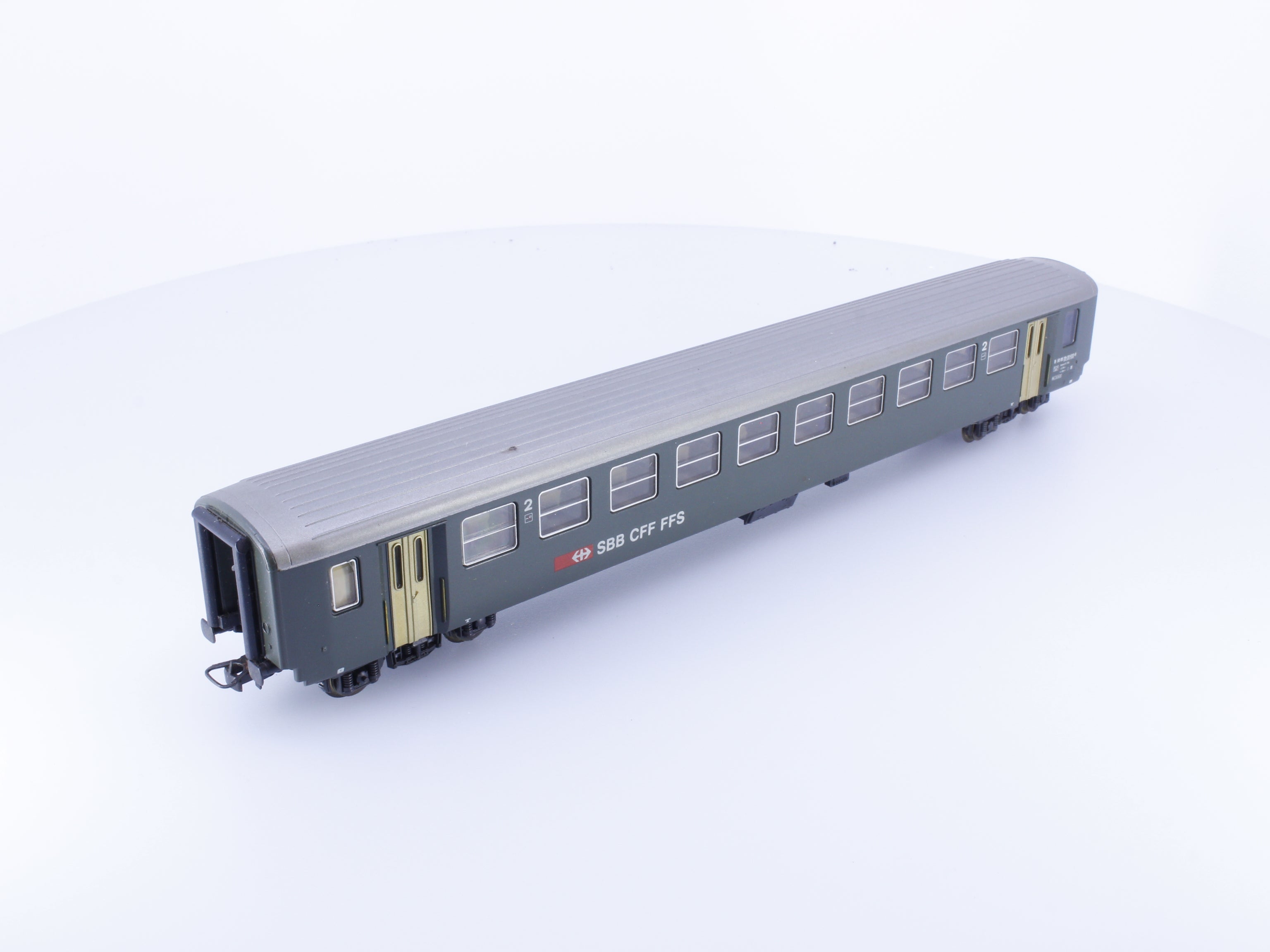 Lima 309509K HO SBB-CFF-FFS 2nd Class Passenger Car with Interior Details B5085