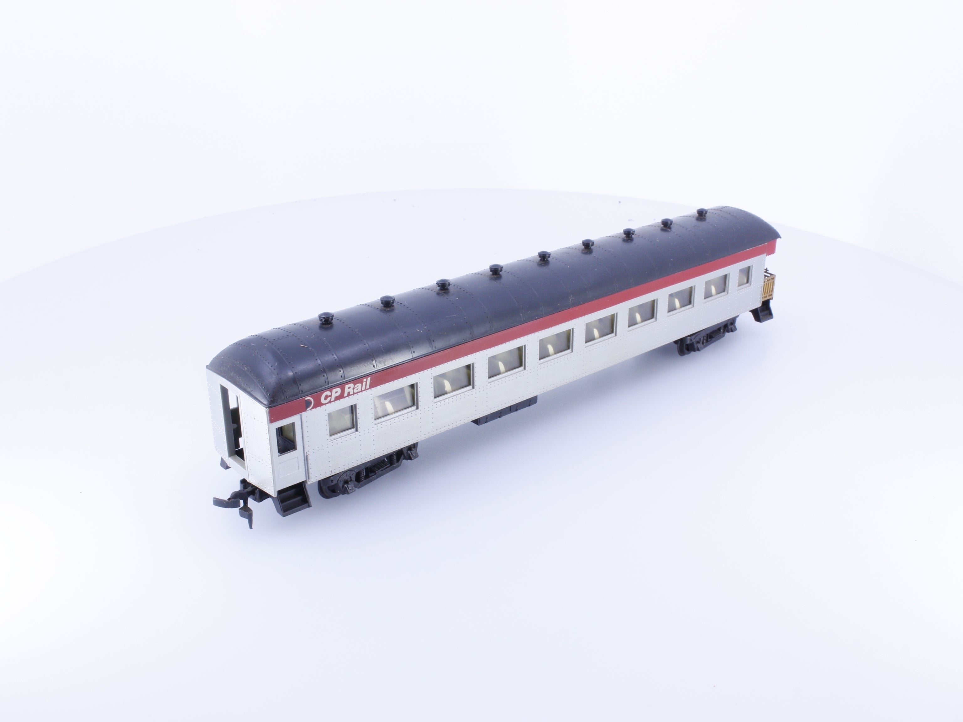 Model Power 9917 HO 67' Harriman Coach Canadian Pacific (CP)