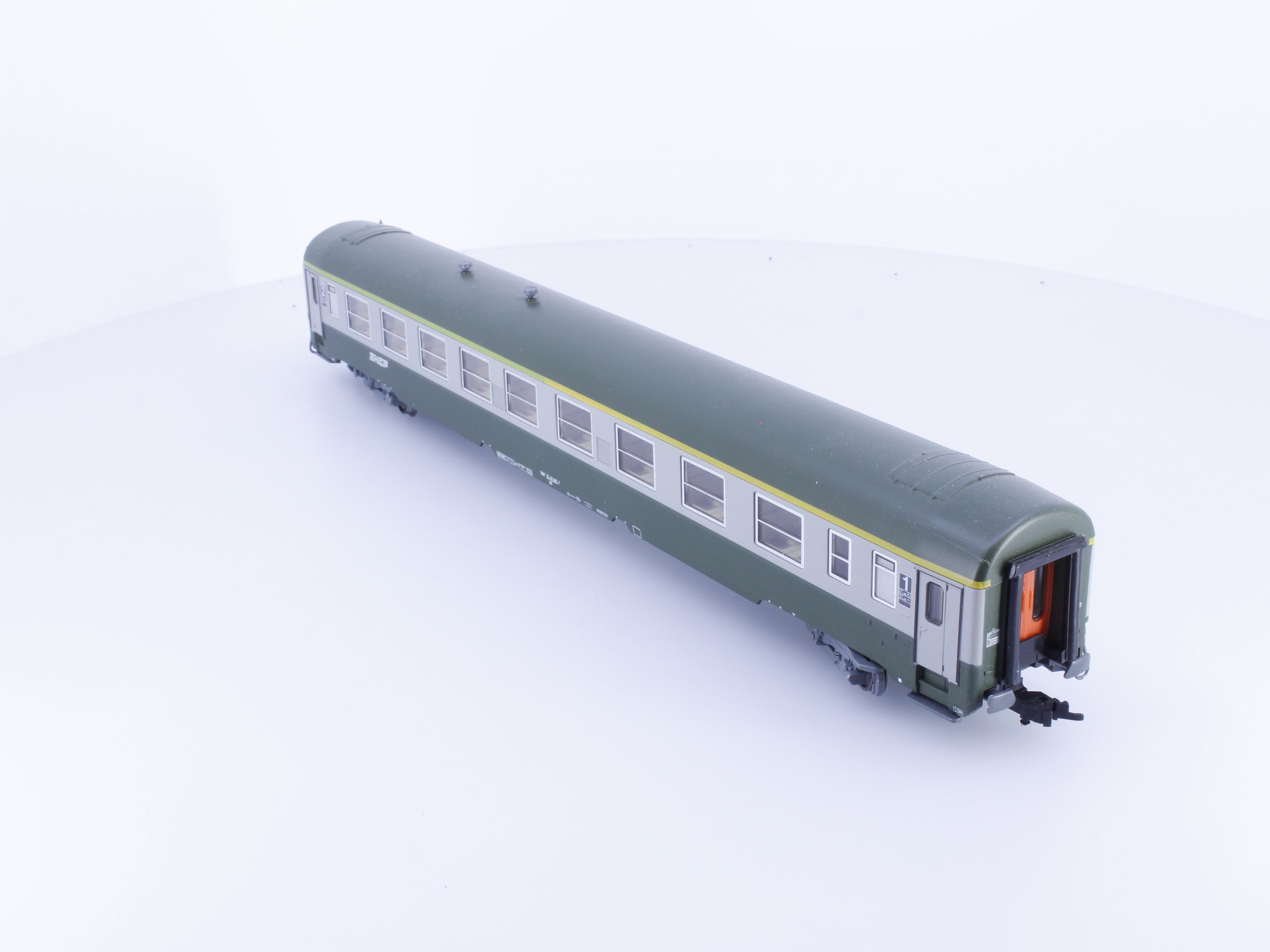 Roco 45201 HO SNCF Personenwagen Abteilwagen 1/2. Klasse 693-7