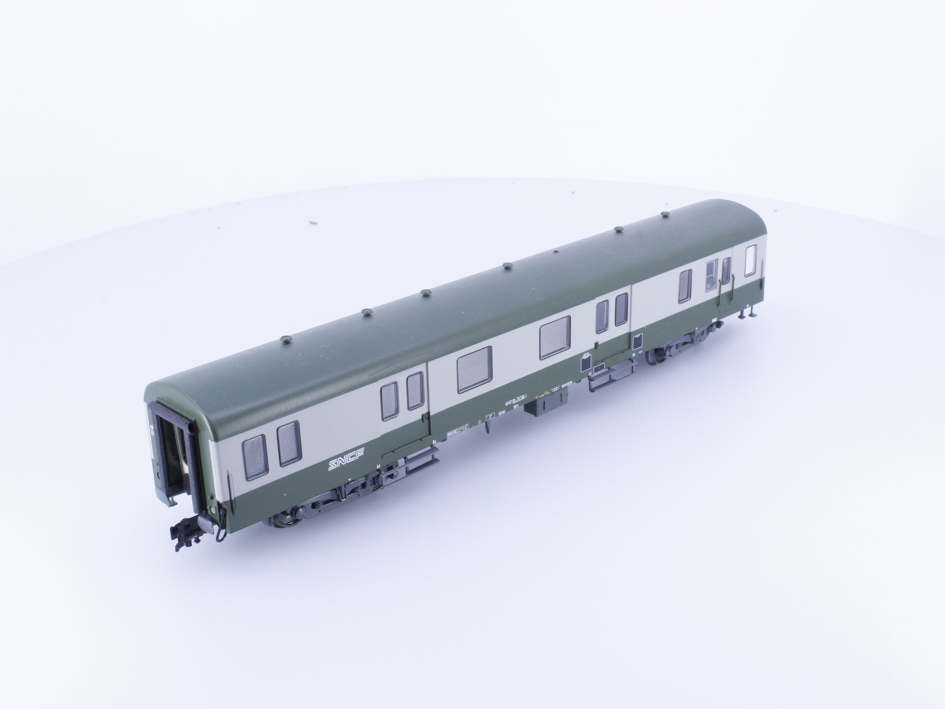 Roco 45107 HO SNCF Personen-Gepackwagen 740-1