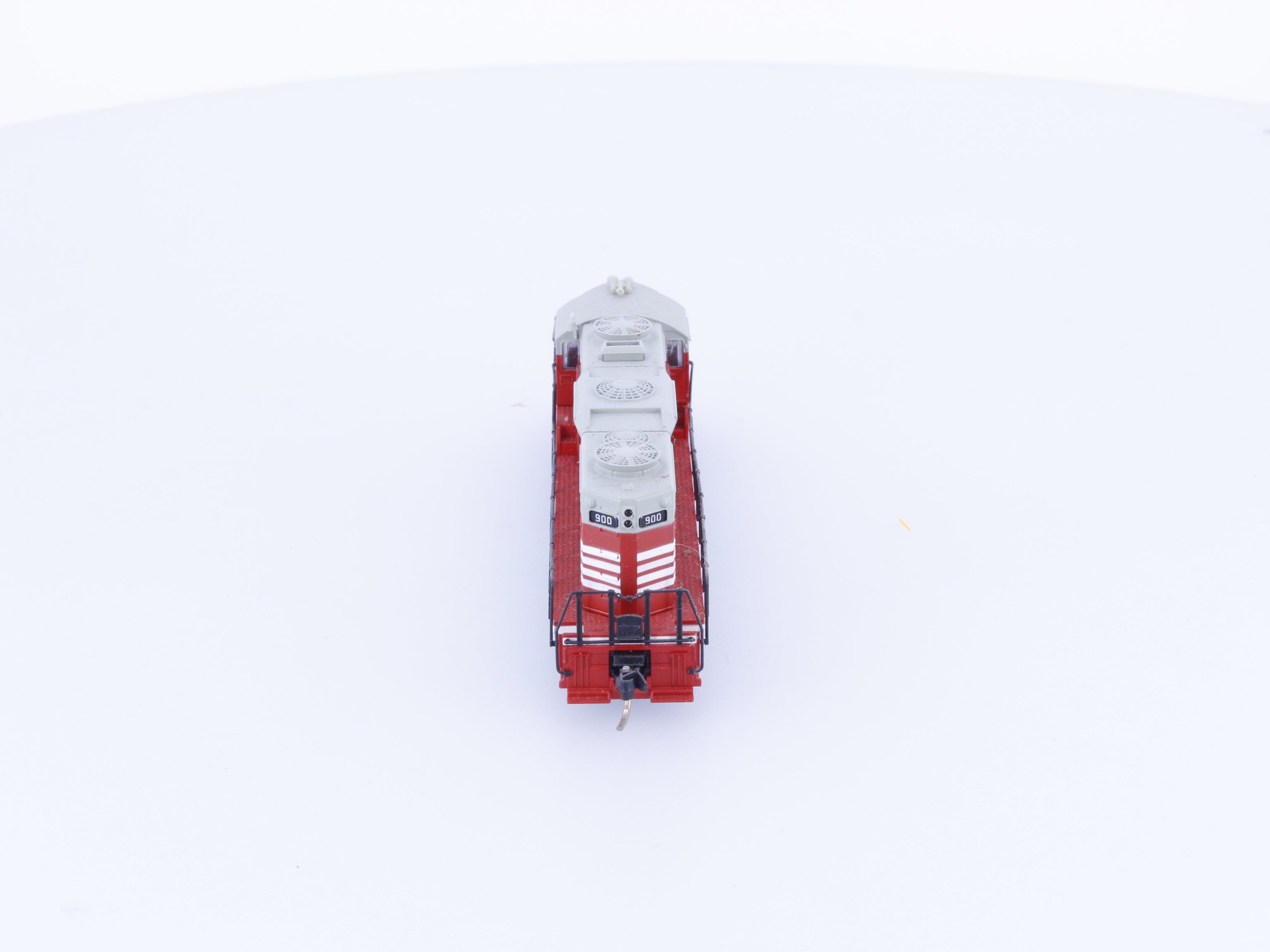 Life-Like 7243 N GP-20 Diesel Locomotive Chicago Burlington and Quincey (CBQ) 900 Analog DC