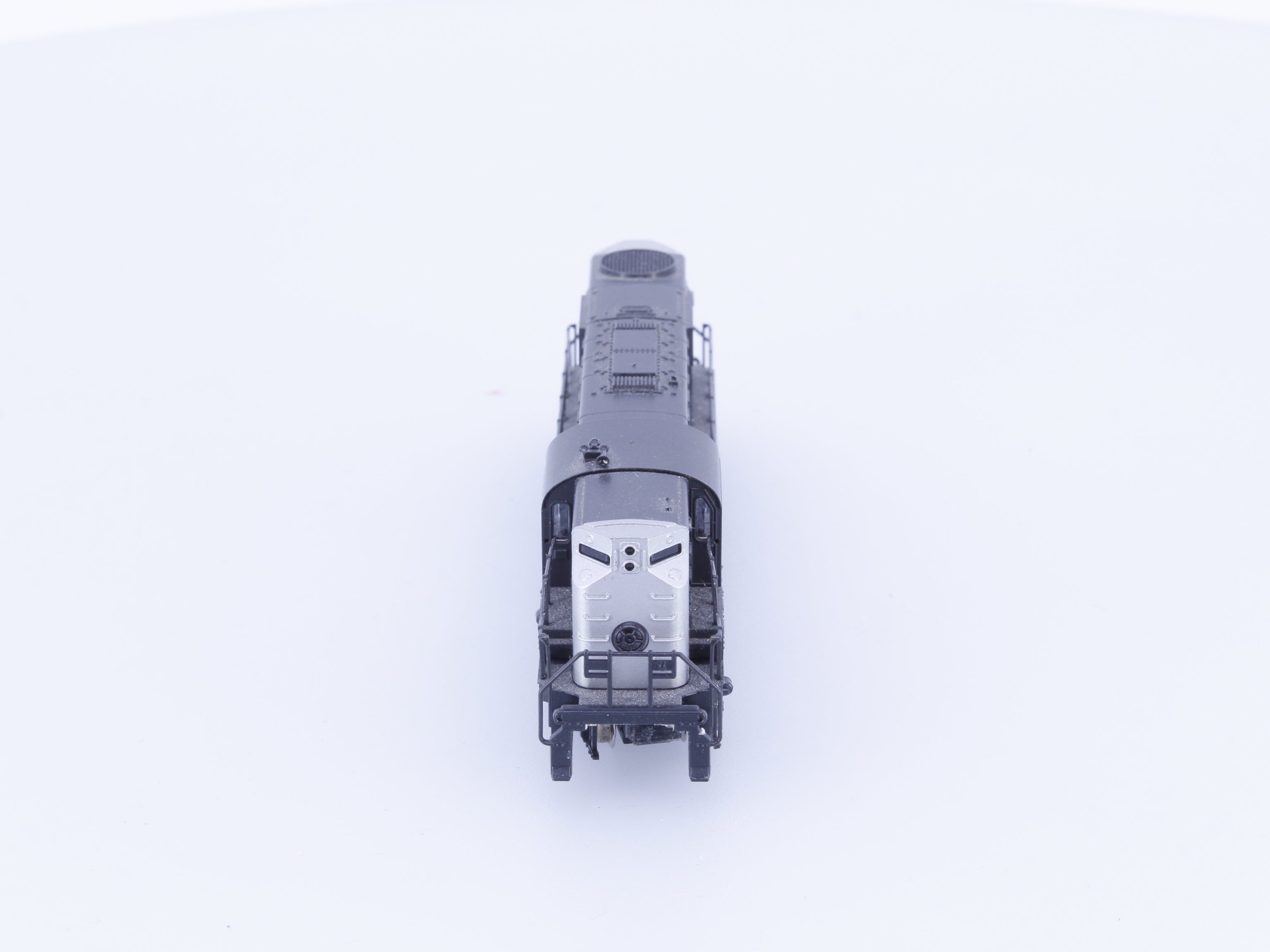 Kato N GP-7 Phase 2 Diesel Locomotive Southern Pacific (SP) 5721 Analog DC