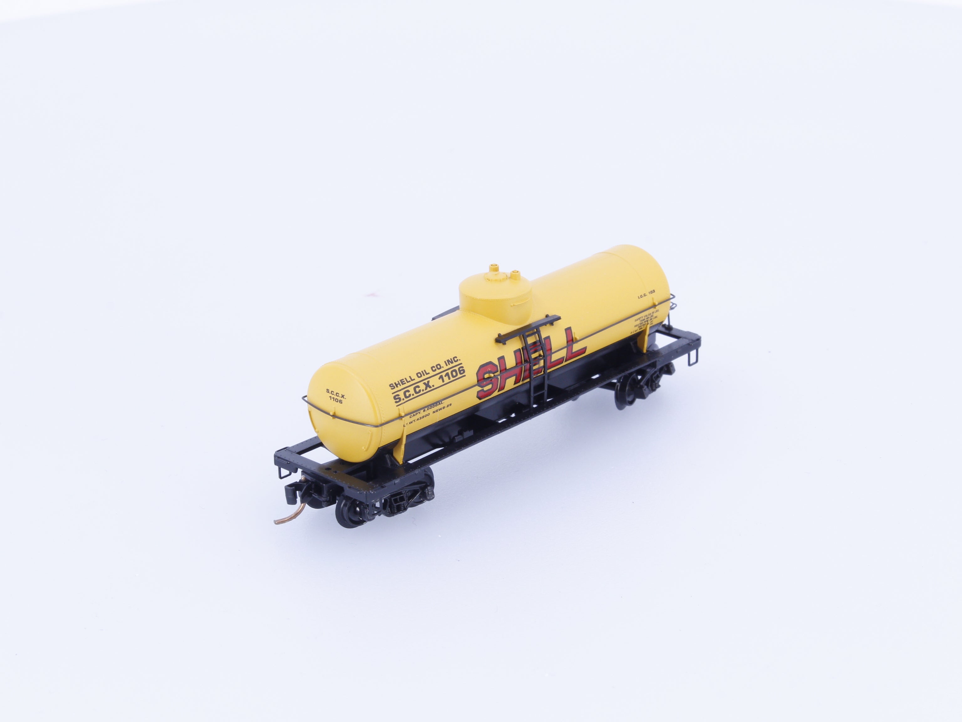 Micro Trains 65090/1 N 39' Single Dome Tank Car Shell Chemical Company 1106