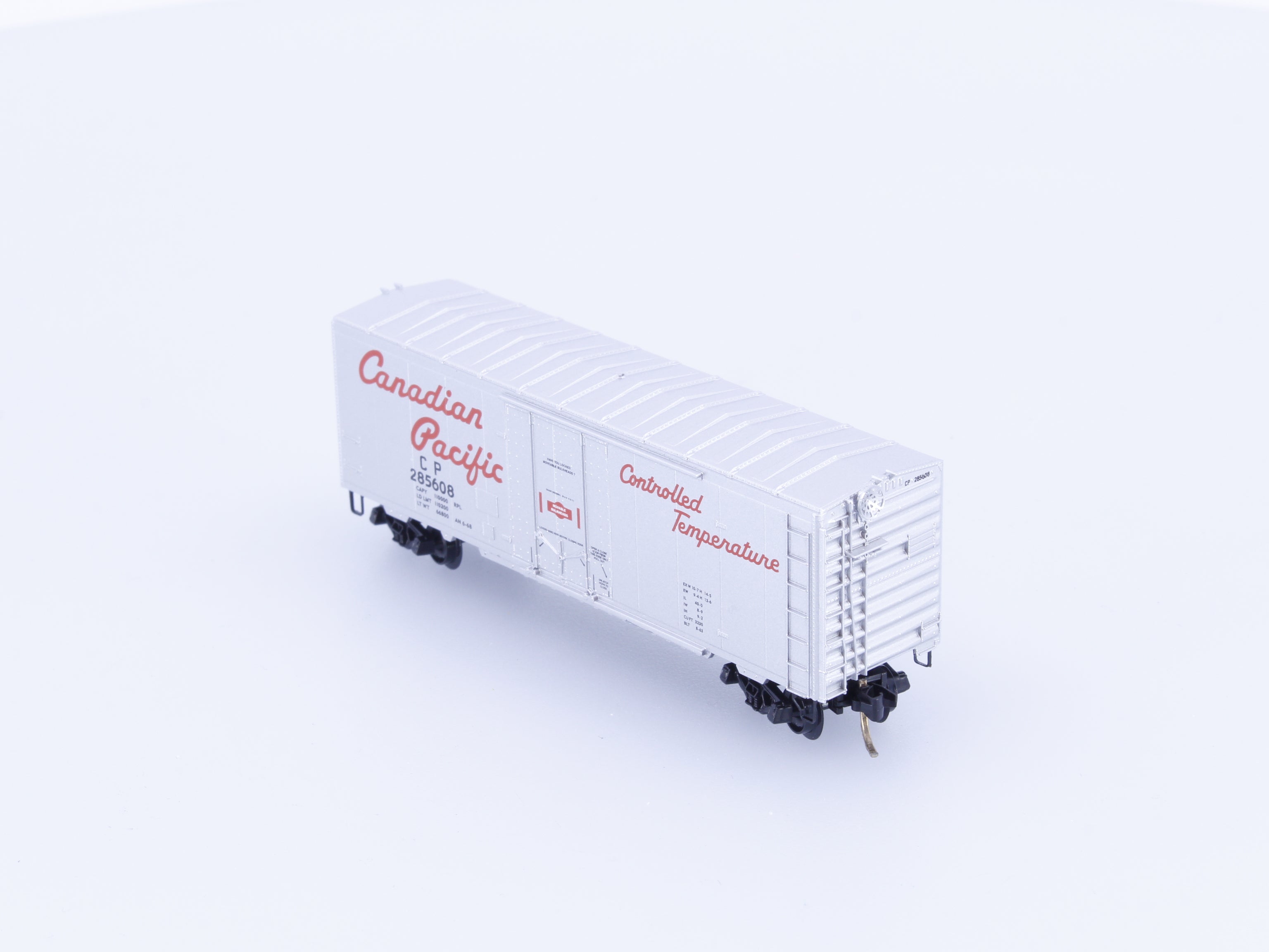 Micro Trains 74040/1 N 40' Steel Plug Door Boxcar Canadian Pacific (CP) 285608