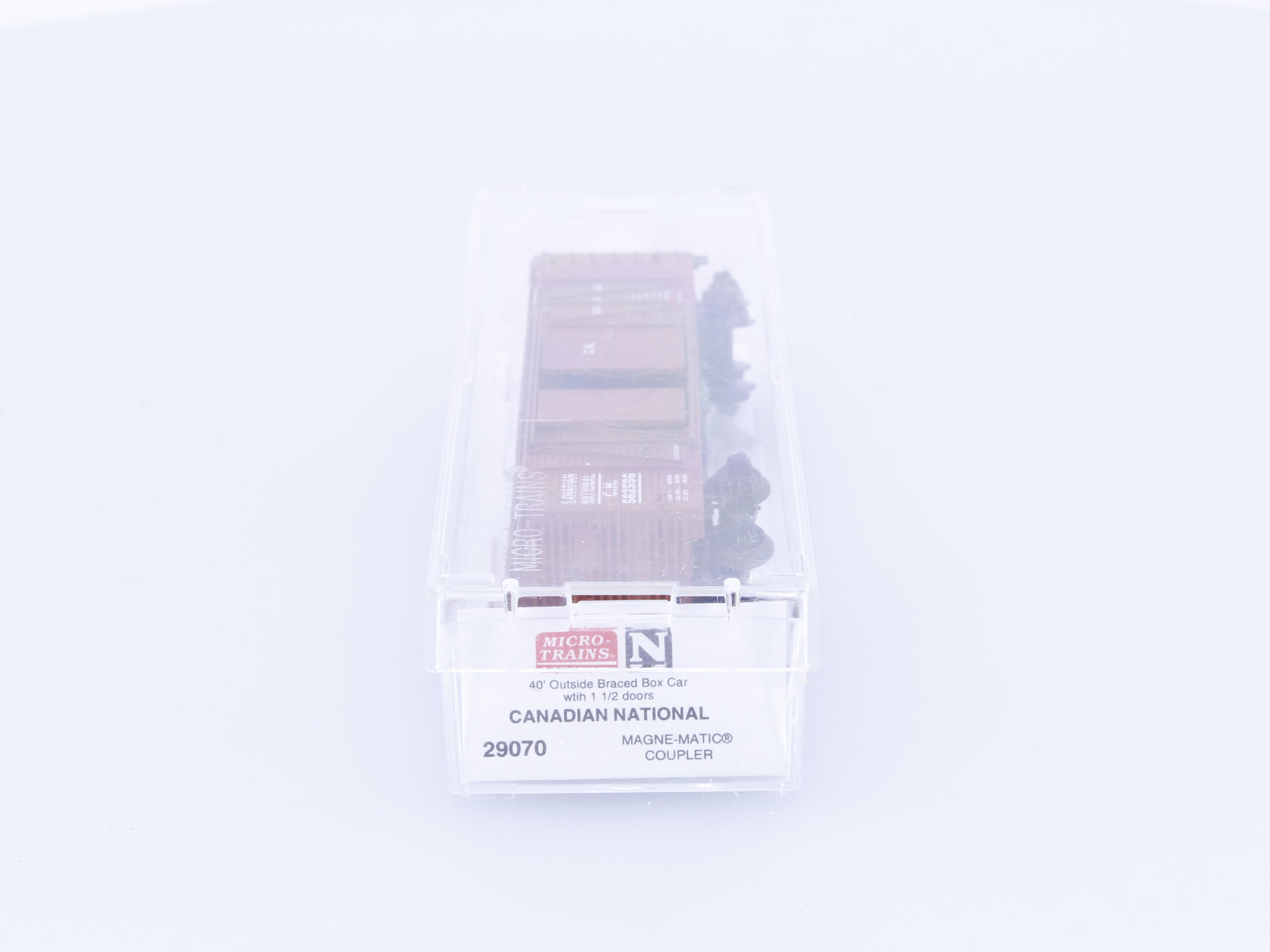 Micro Trains 29070 N 40' Outside Braced Box Car Canadian National (CN) 582596