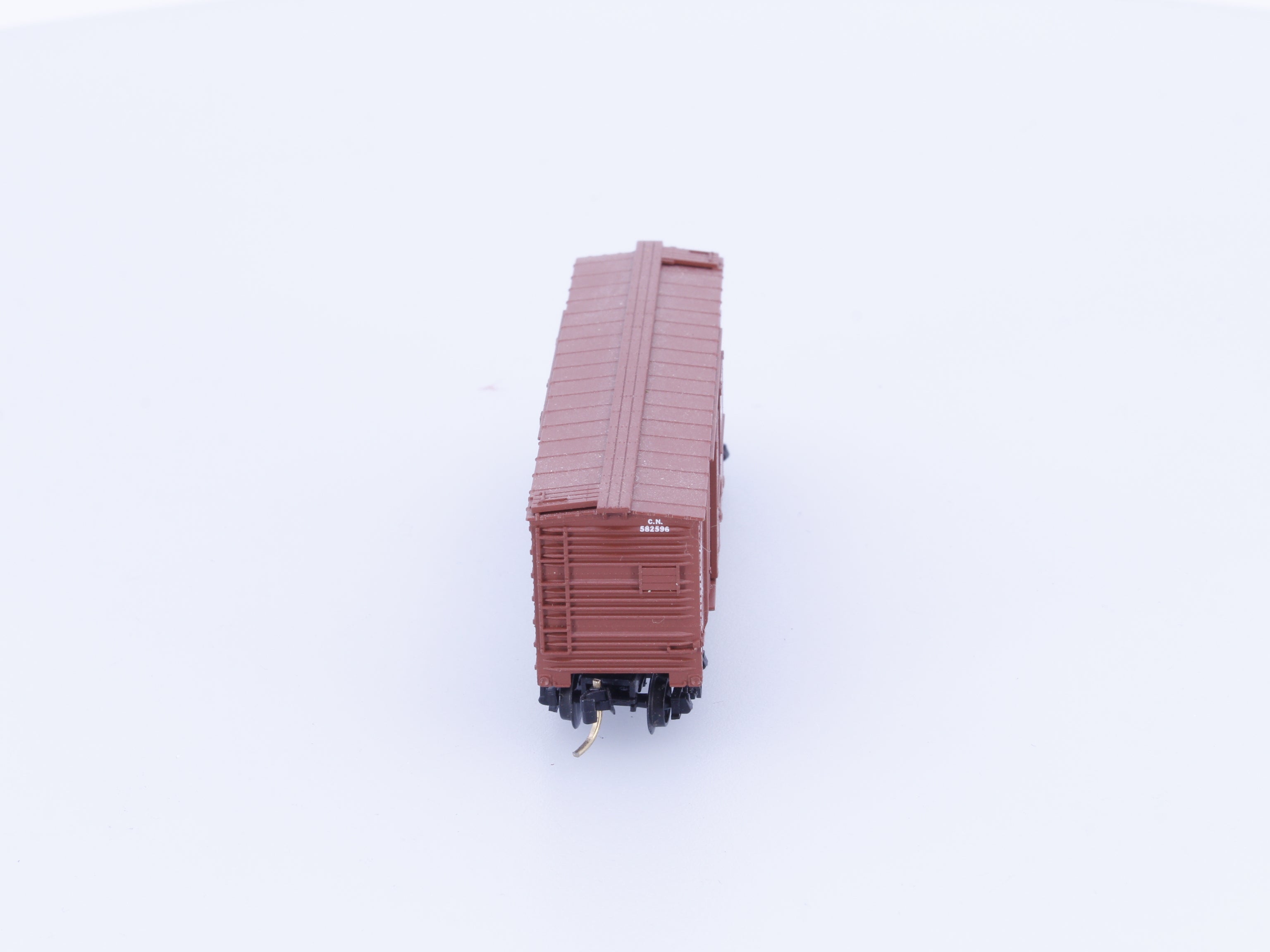 Micro Trains 29070 N 40' Outside Braced Box Car Canadian National (CN) 582596