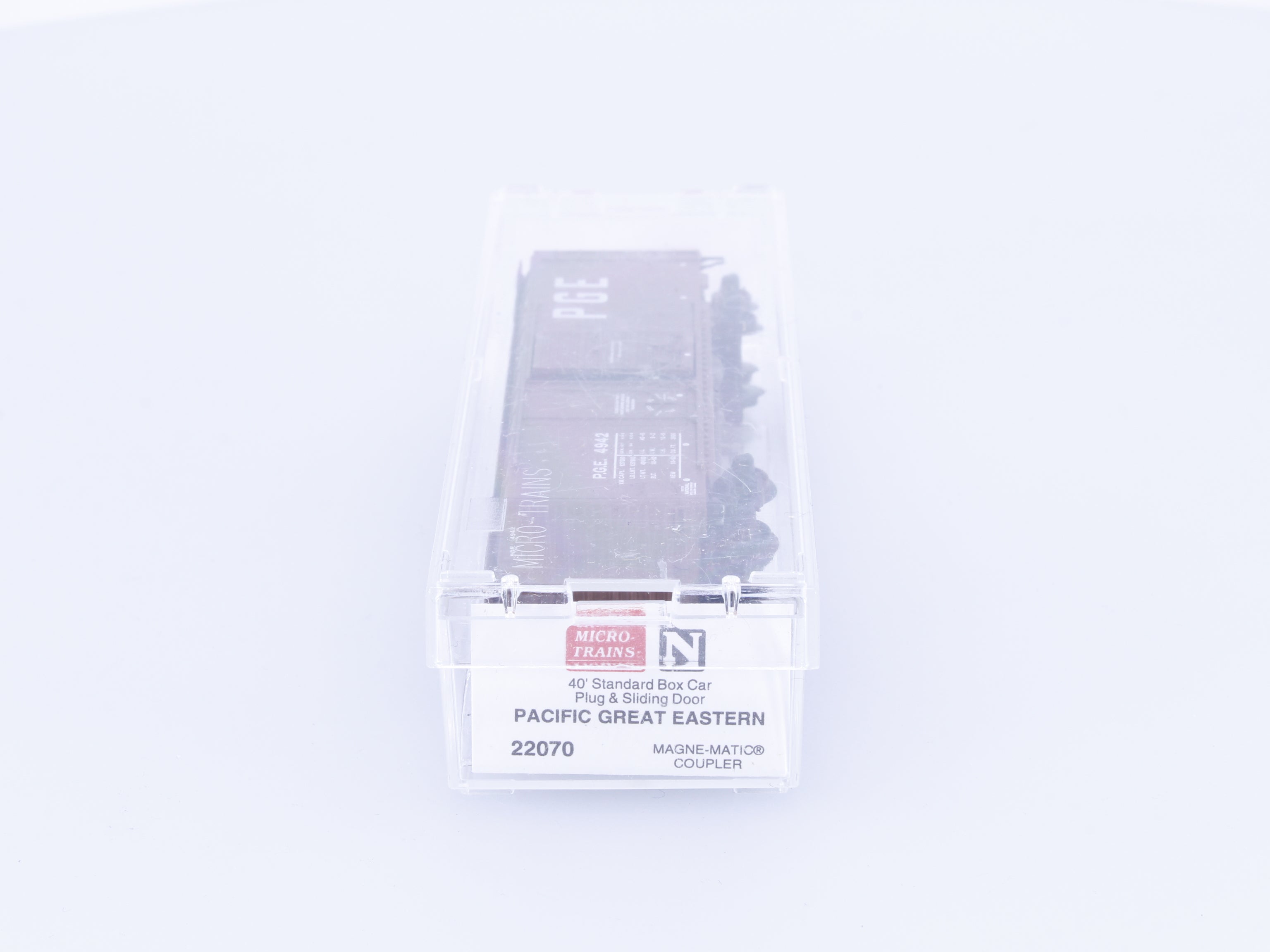 Micro Trains 22070 N 40' Standard Box Car Plug & Sliding Door Pacific Great Eastern (PGE) 4942