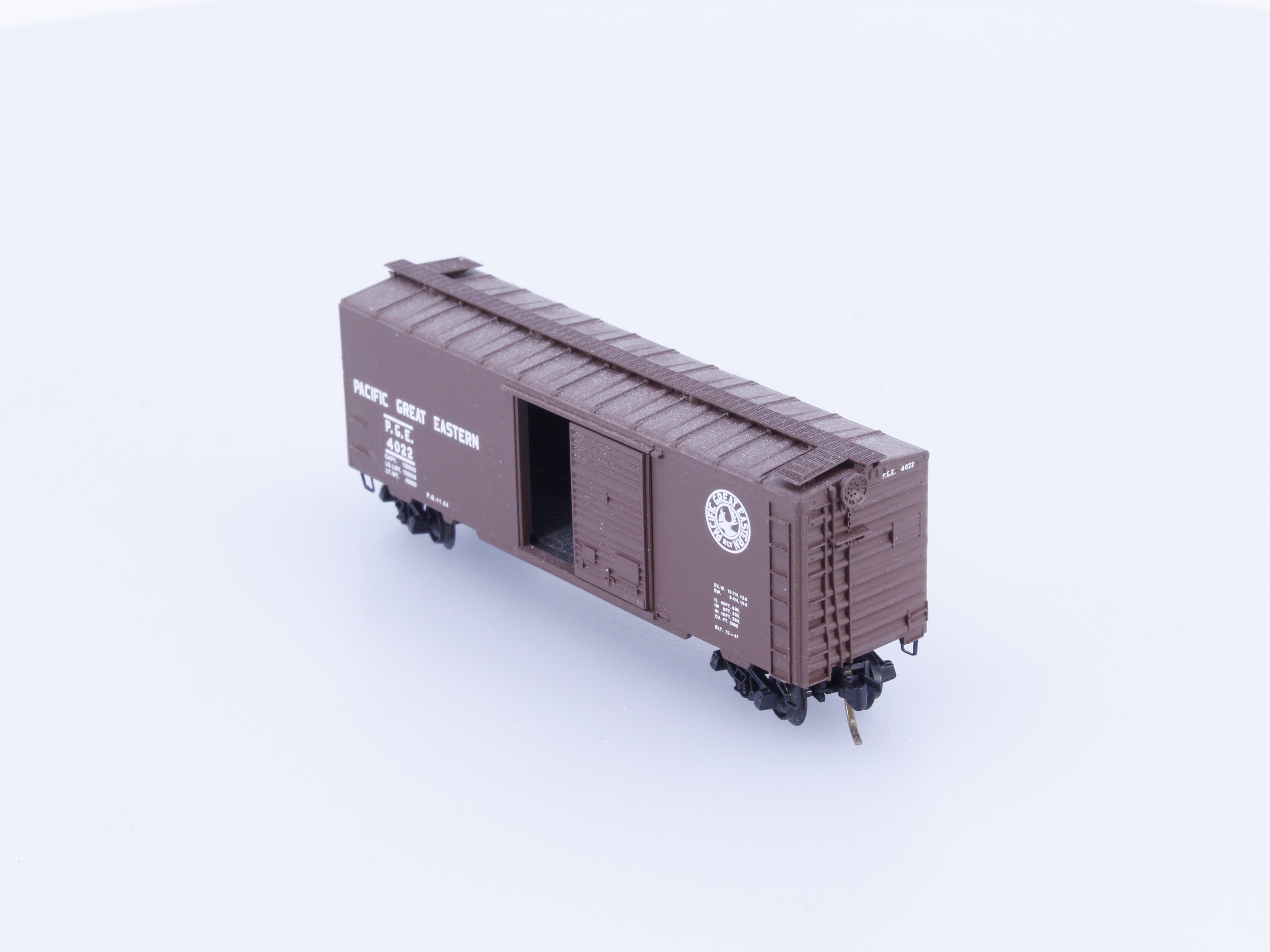Micro Trains N 40' Standard Box Car Single Door Pacific Great Eastern (PGE) 4022