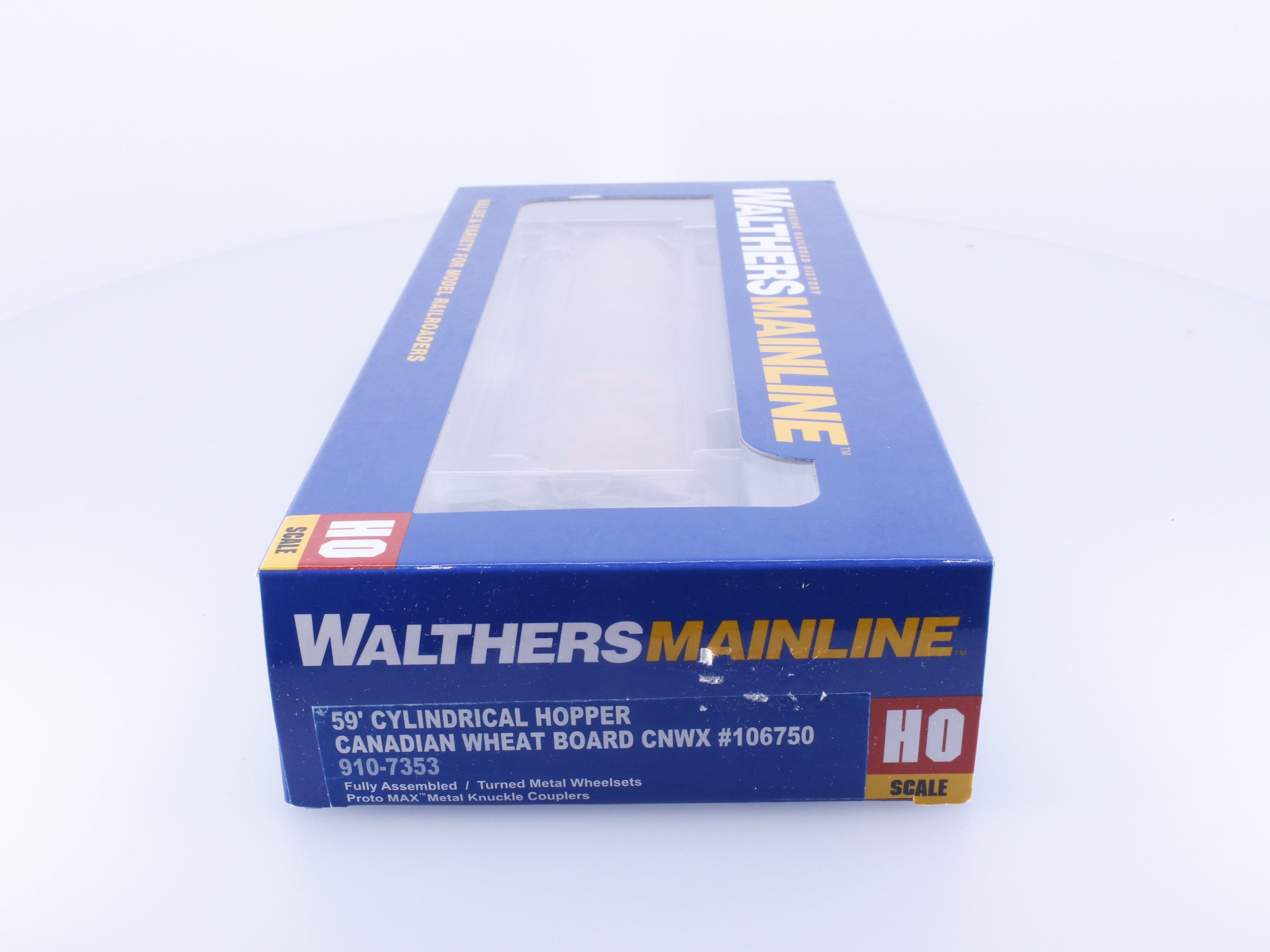 Walthers 910-7353 HO Custom Weathered 59' Cylindrical 4 Bay Hopper Canadian Wheat Board (CNWX) 106750