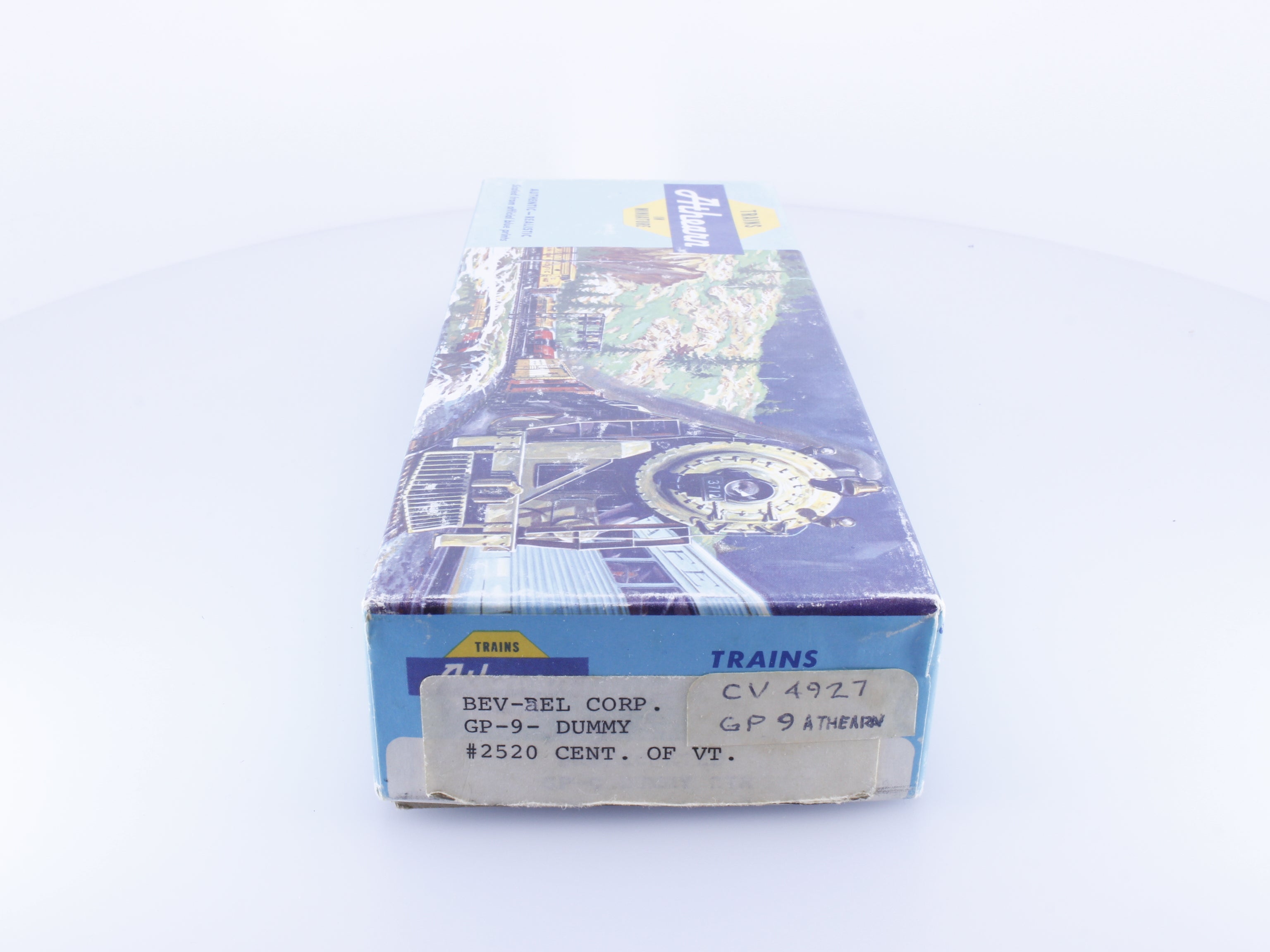 Athearn 2520 HO GP-9 Diesel Locomotive Central Vermont 4927 Analog DC