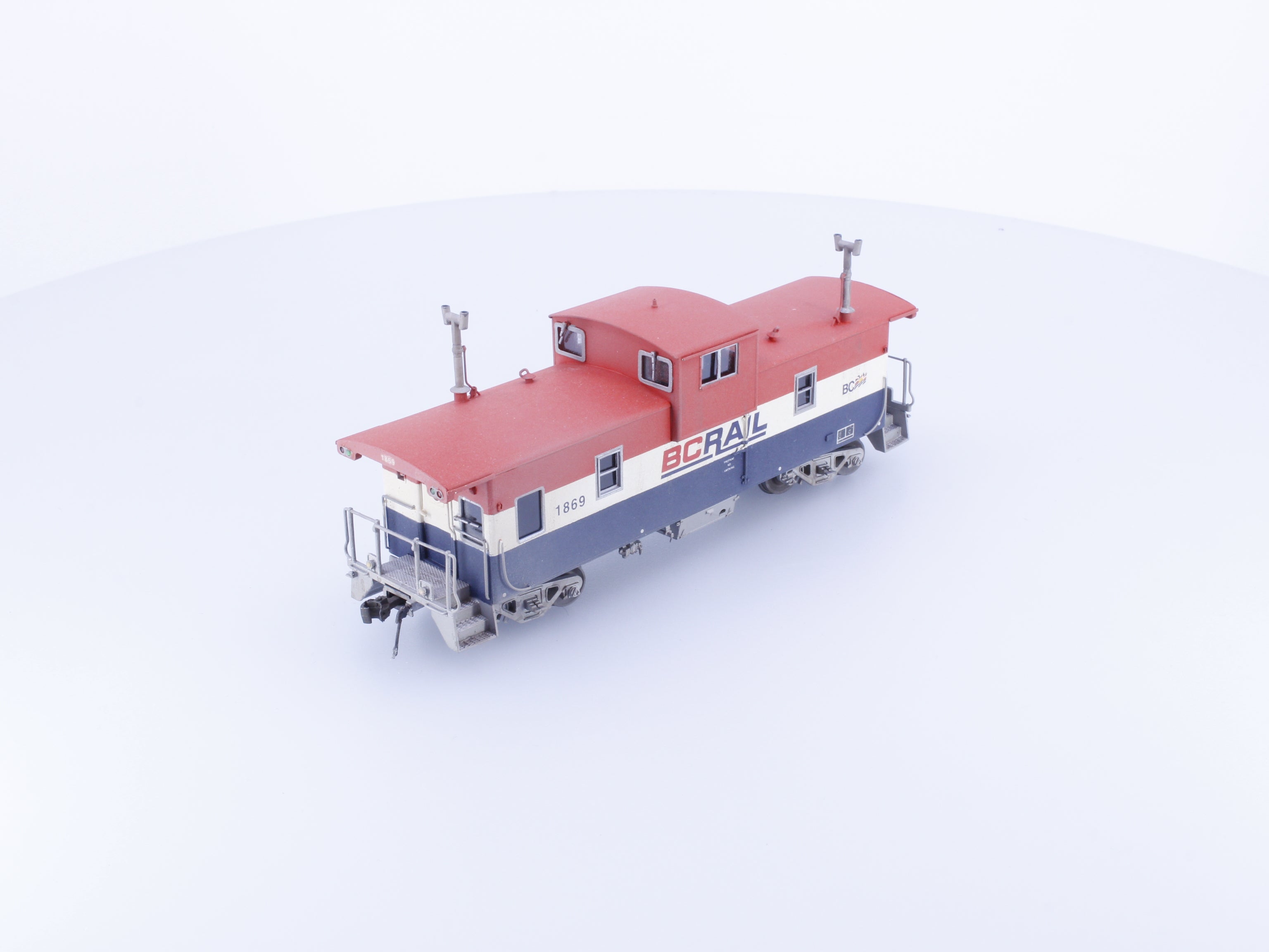 Overland 3862.1 HO Brass Wide Vision Caboose Factory Painted and Weathered BC Rail (BCOL) 1869