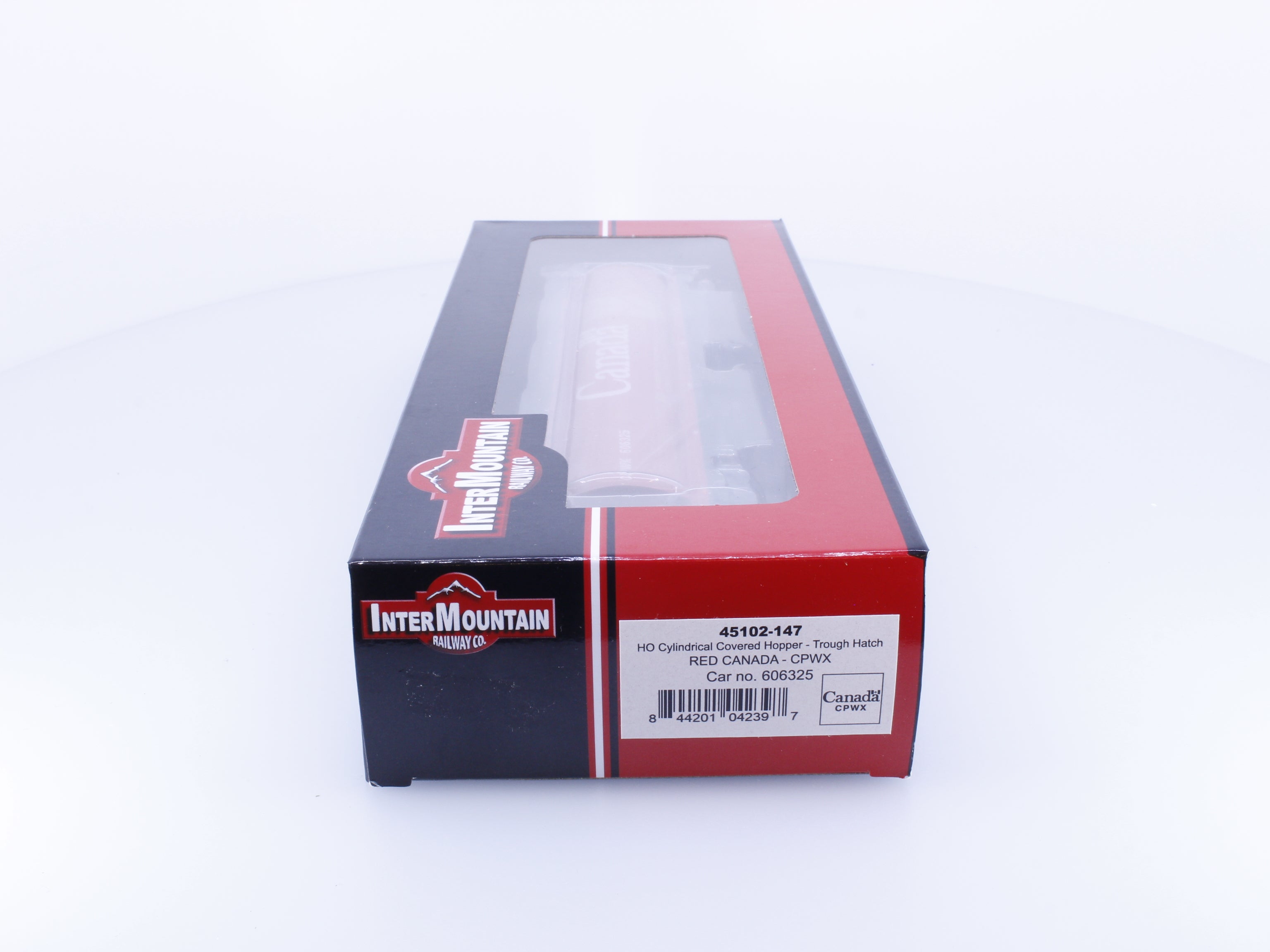 InterMountain 45102-147 HO Cylindrical Covered Hopper Red Canada Canadian Wheat Board (CNWX) 606325